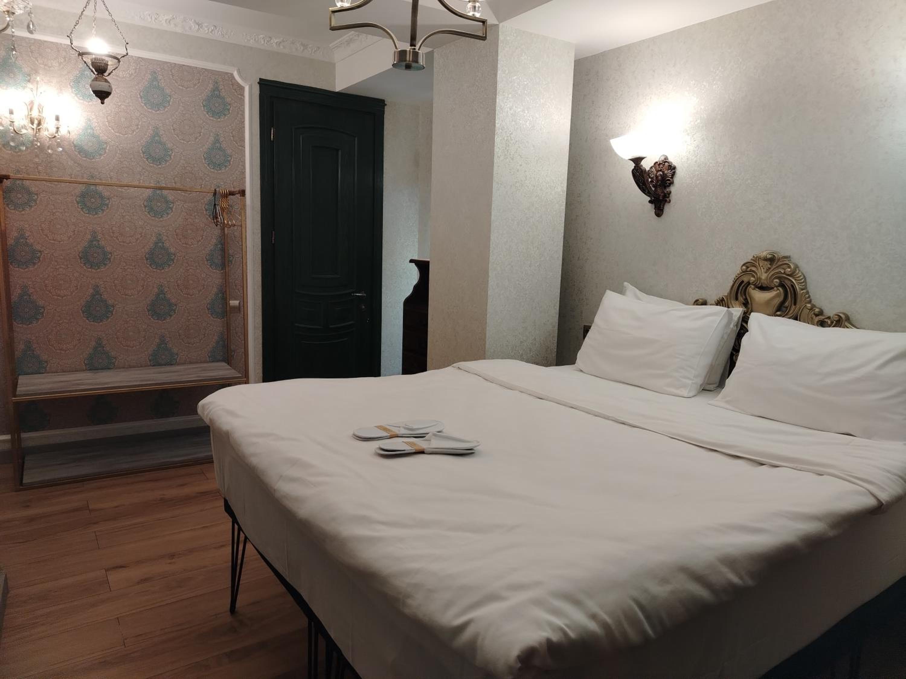 Standard Double Room - Photo 2