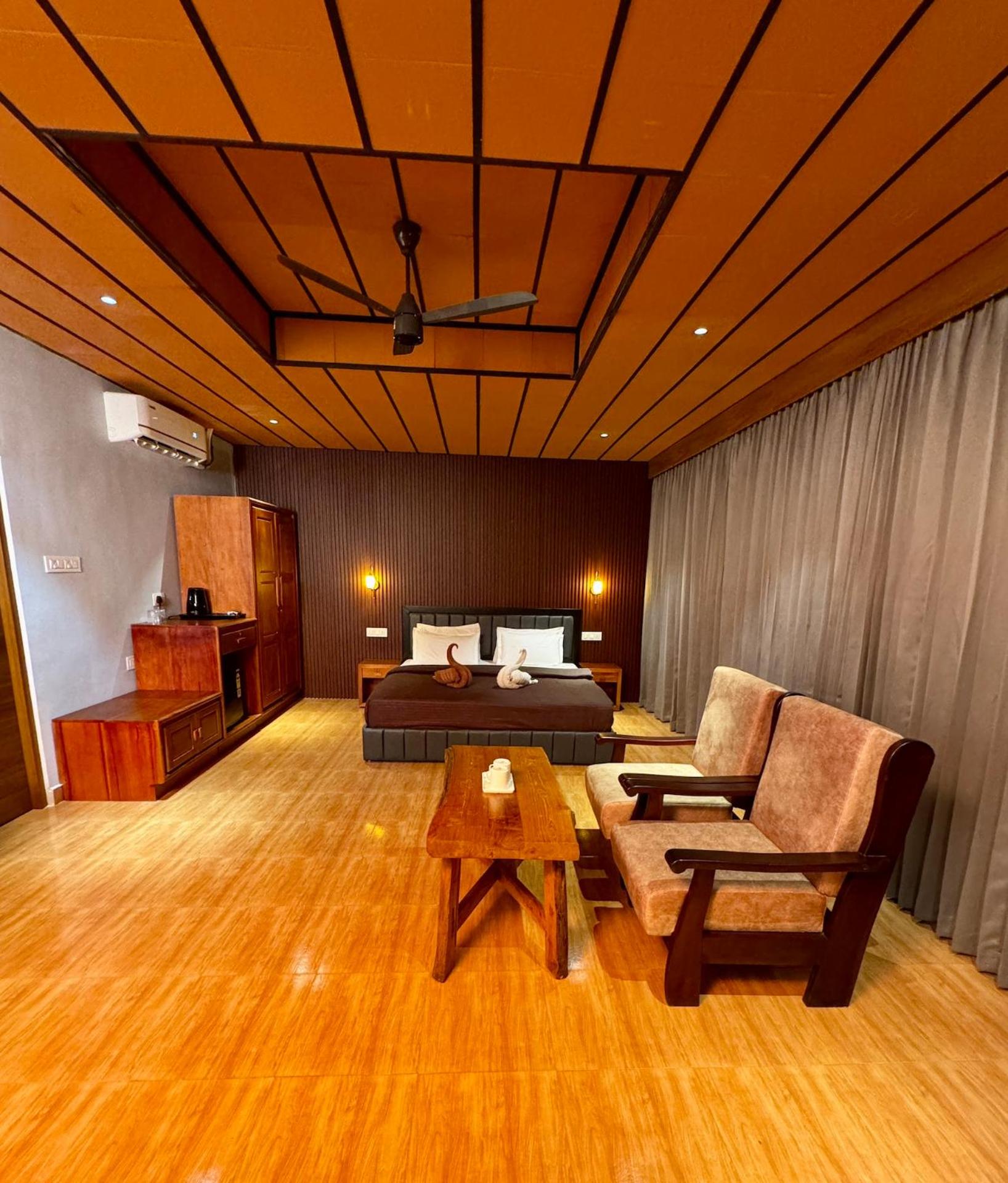King Room with Mountain View photo 3