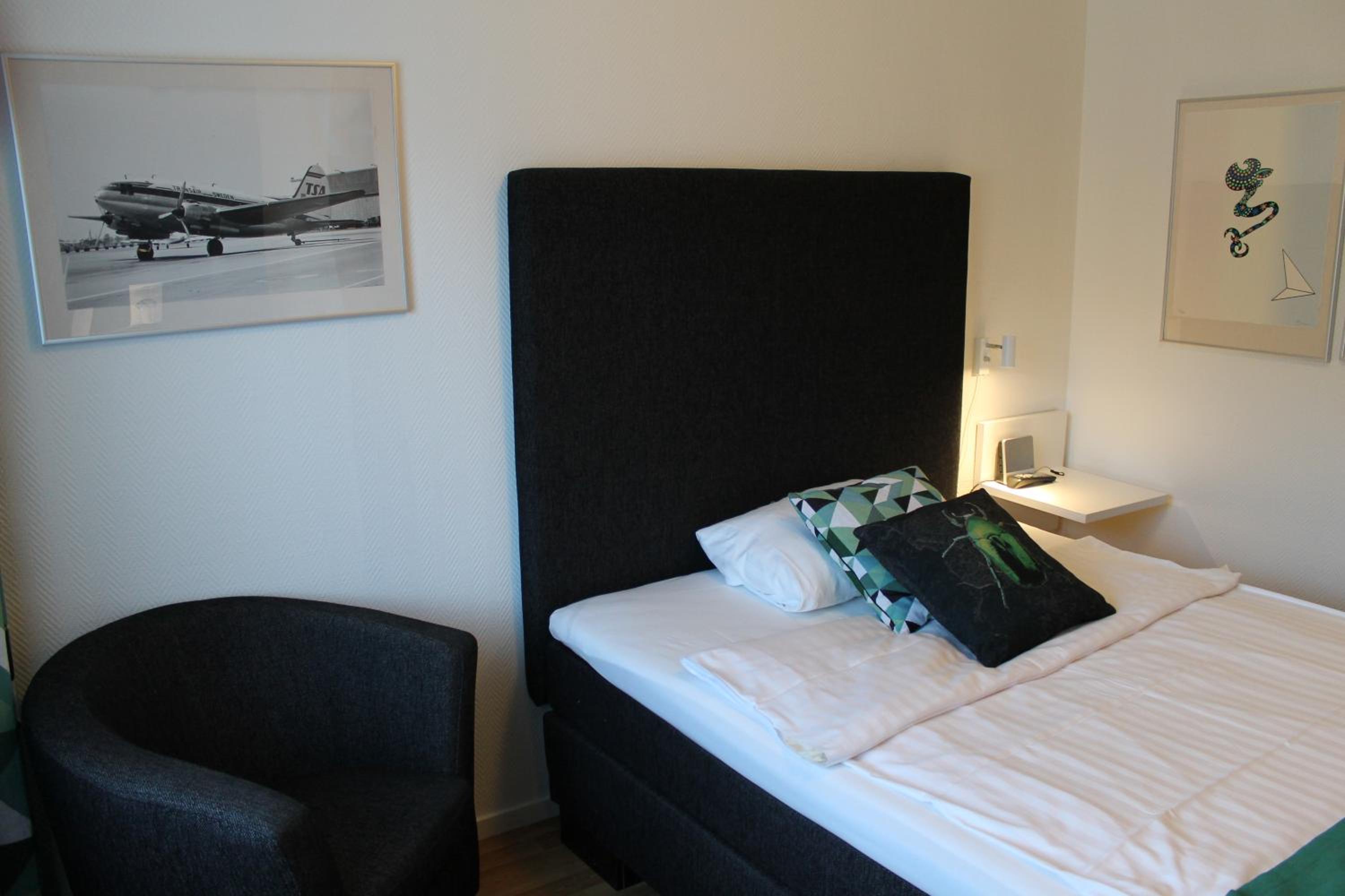 Single Room photo 2