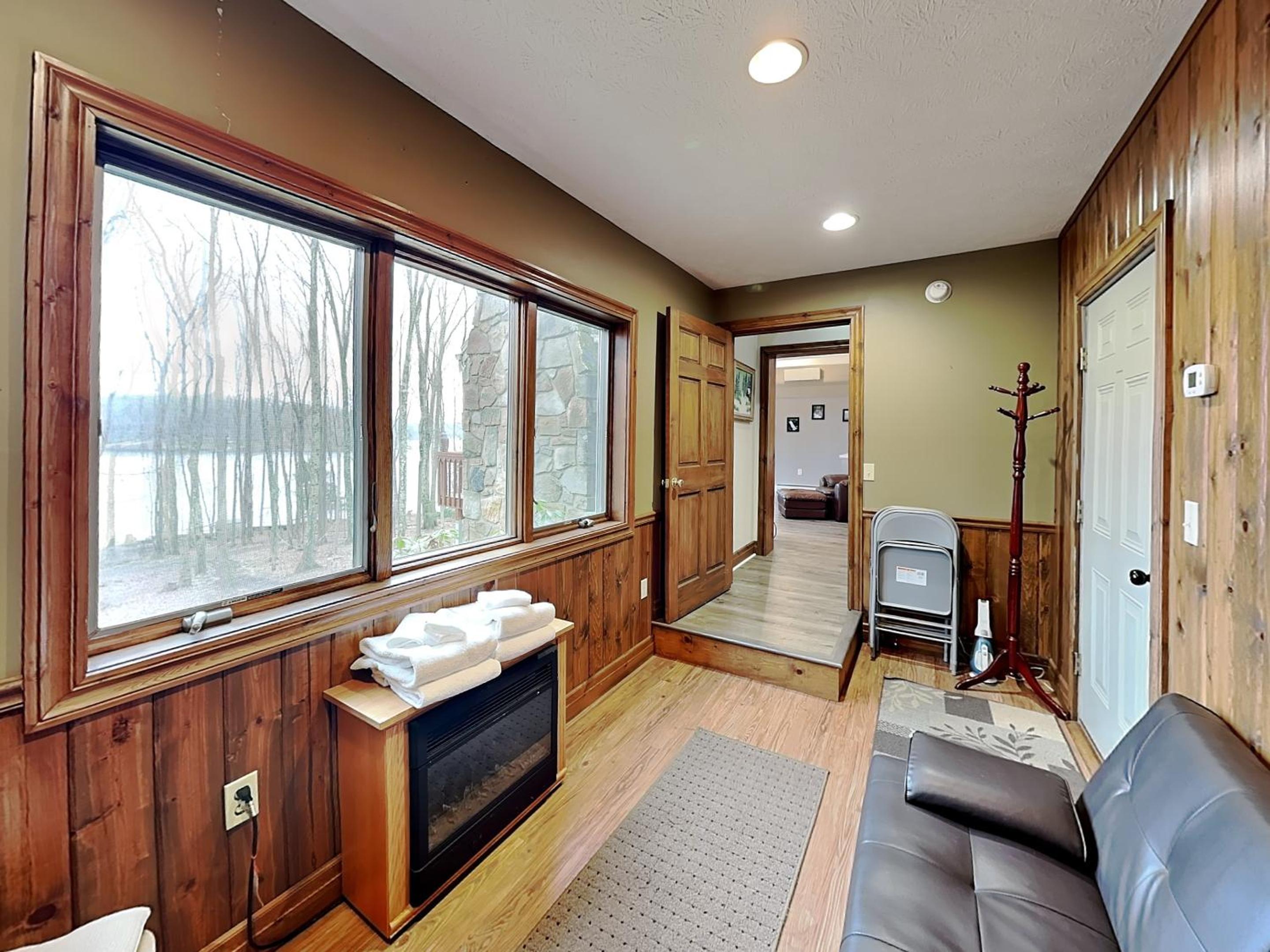 Four-Bedroom House photo 3