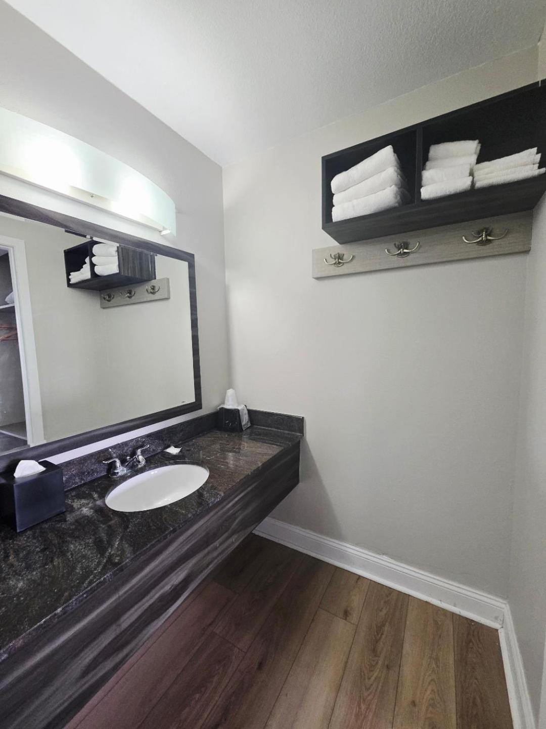 Quadruple Room with Two Queen Beds - Non Smoking/Exterior Hall