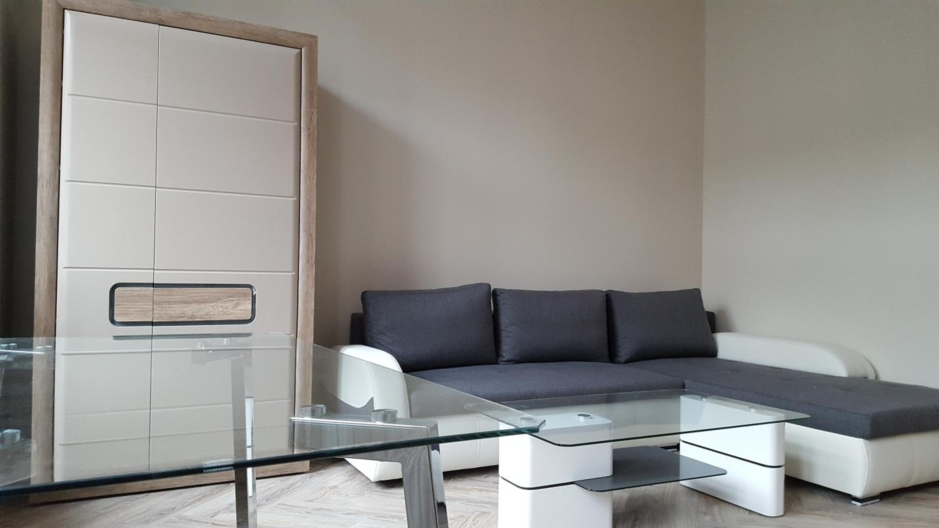 Apartment photo 2