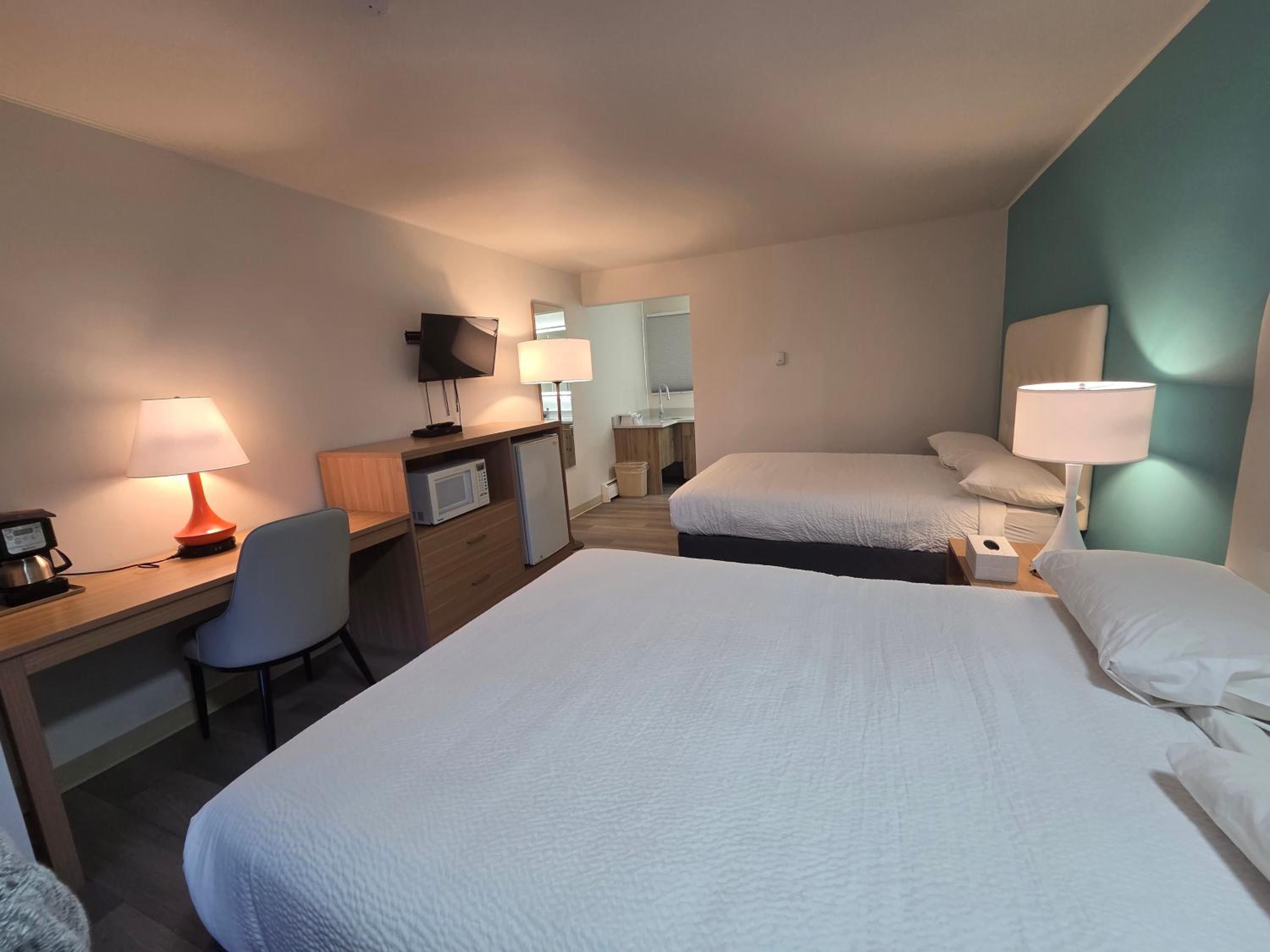 Queen Room with Two Queen Beds - Non-Smoking photo 1