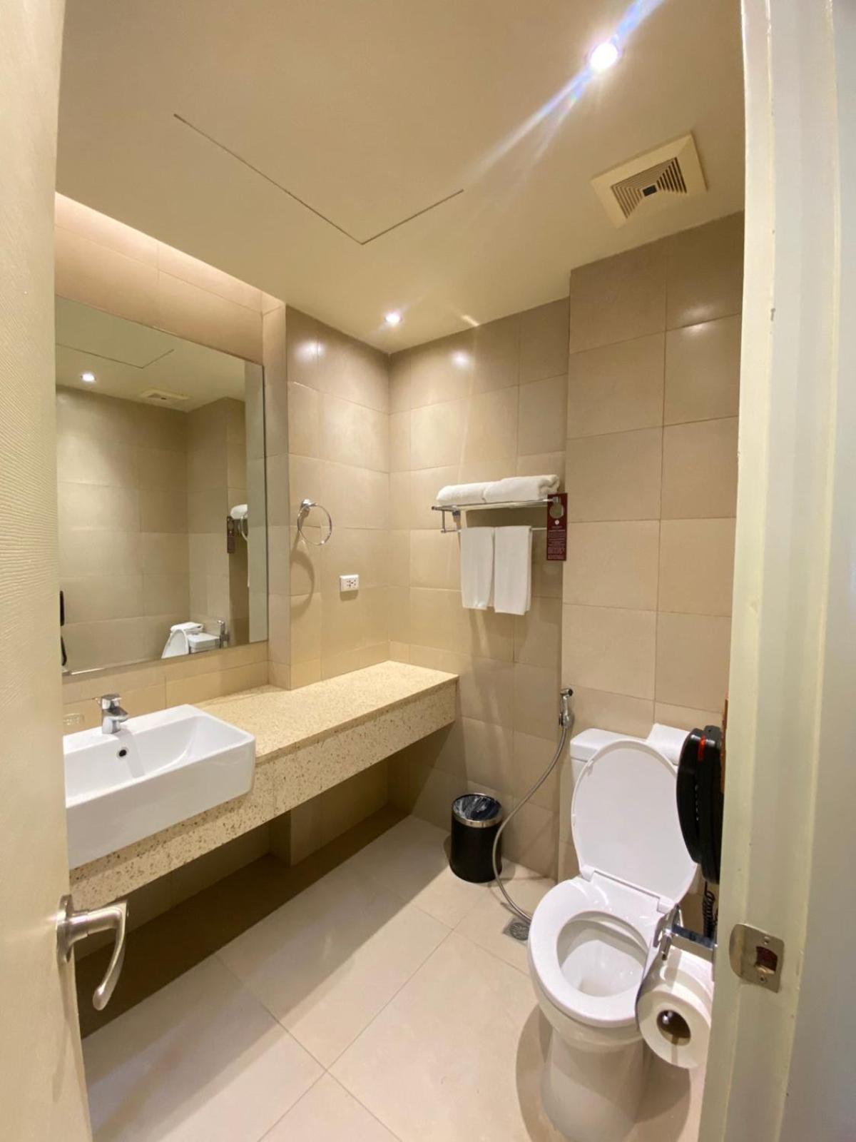 Superior Suite with Pool View and Club Access