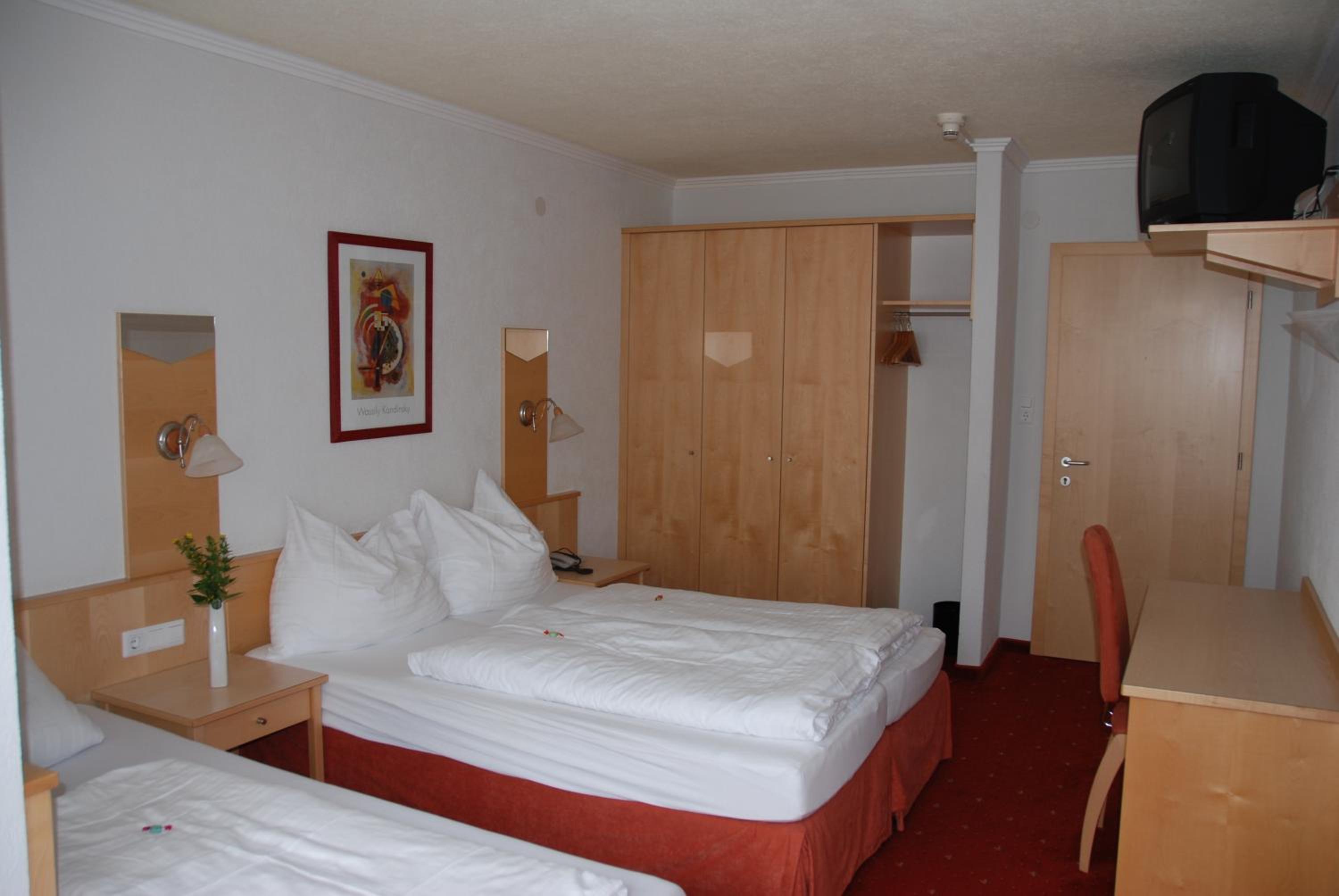 Triple Room - Main Building - Photo 2