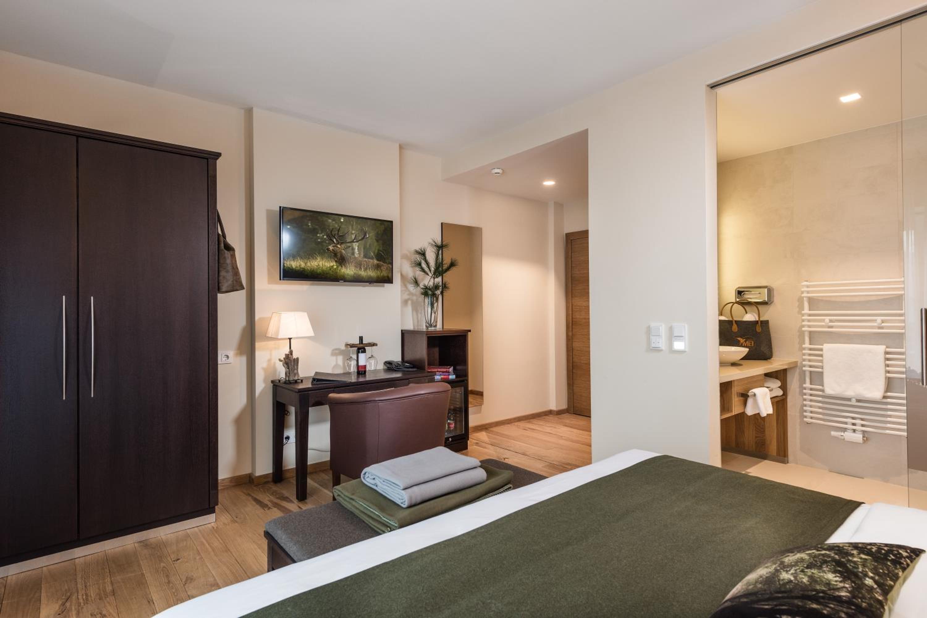 Twin/Double Room with Balcony Waldzauber
