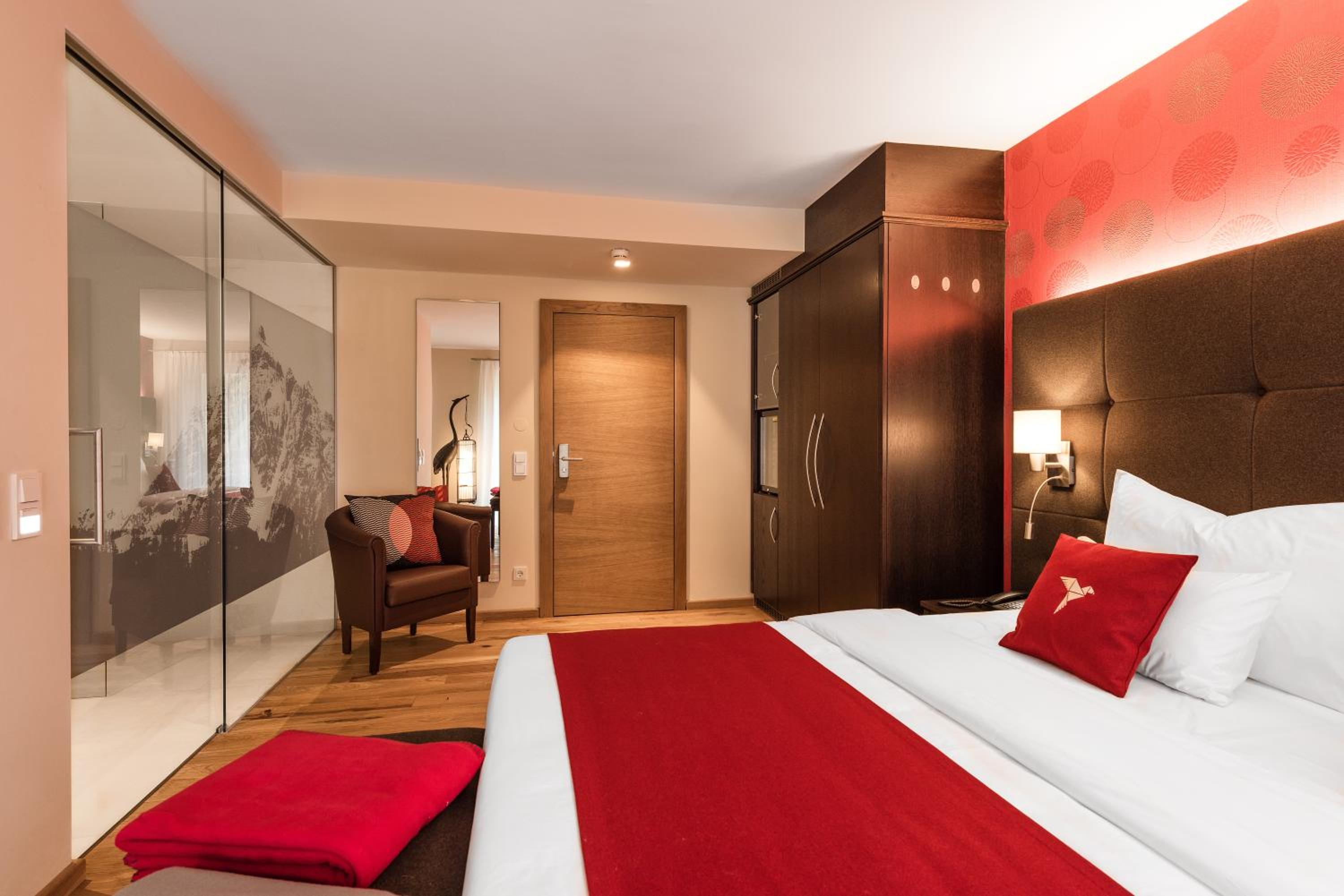 Twin/Double Room with Balcony Koi
