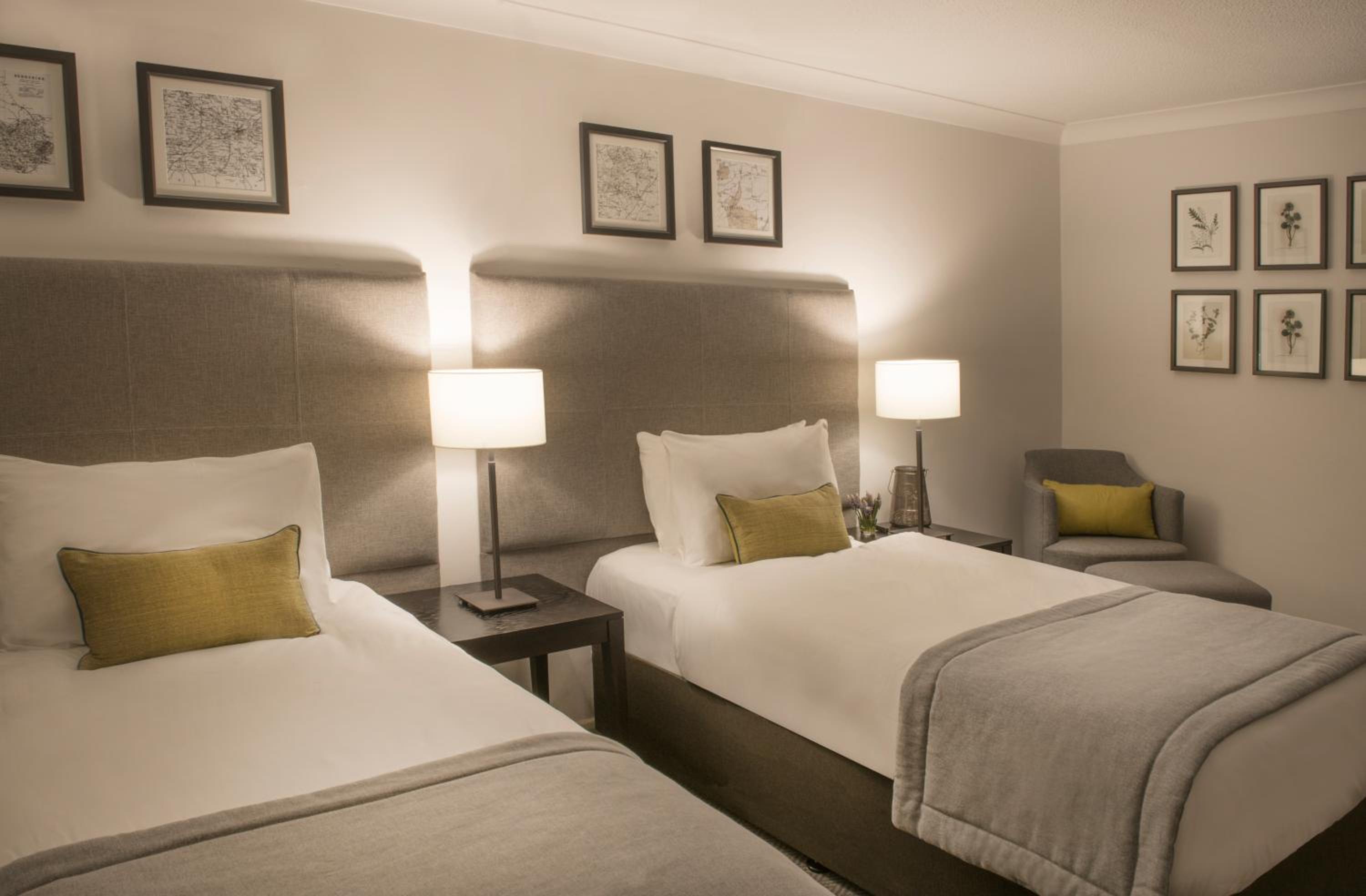 Twin Room - Disability Access - Photo 2