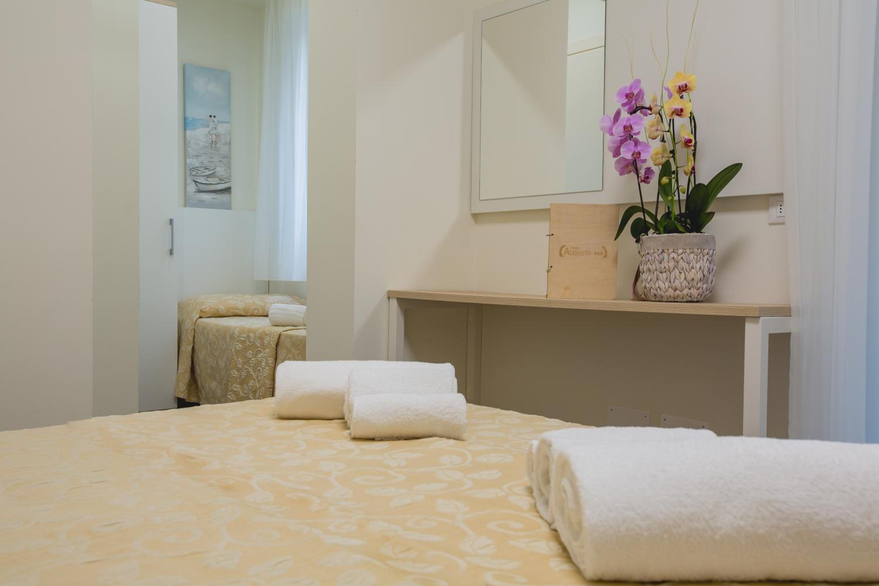 Superior Triple Room with Side Sea View photo 3