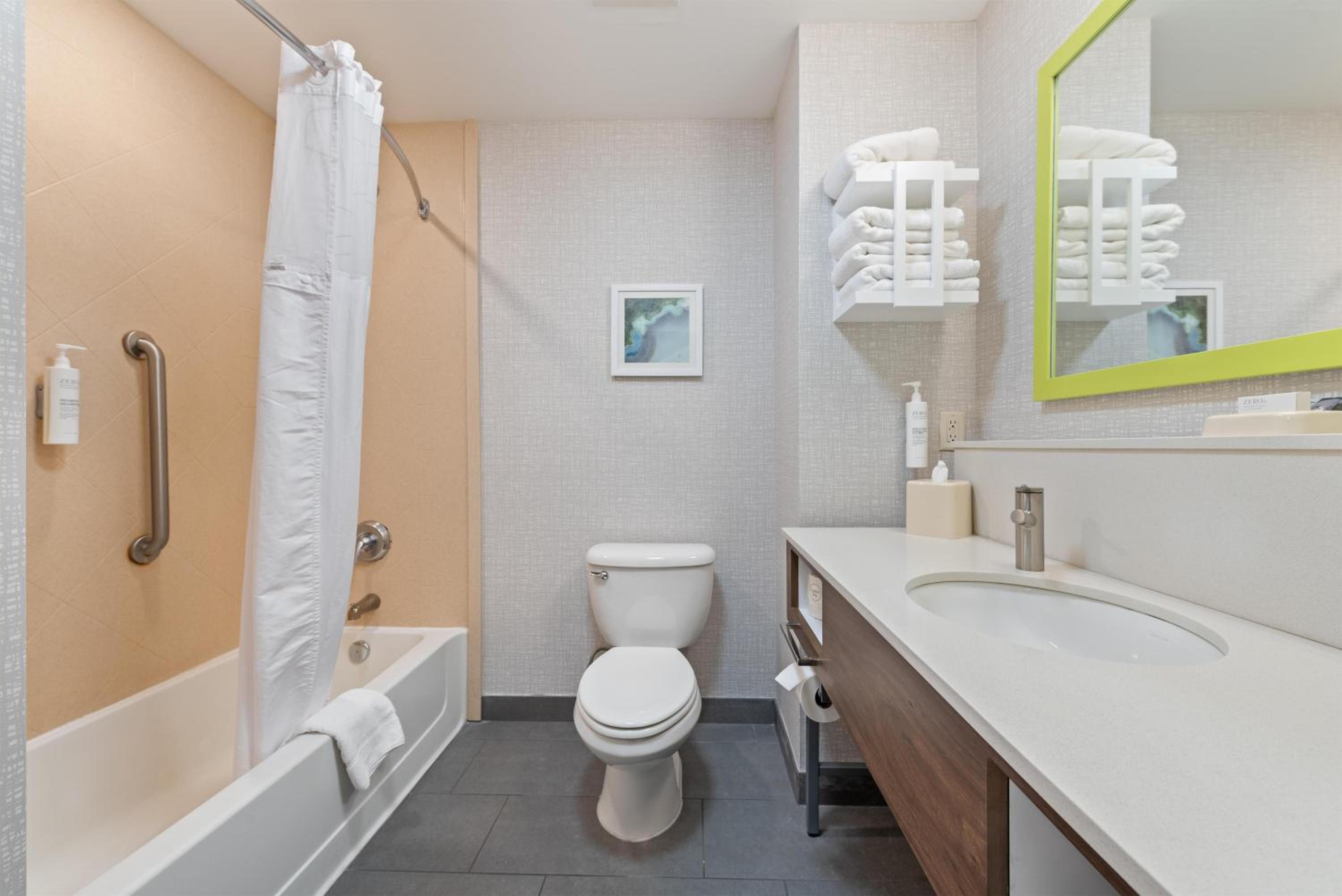 Queen Room with Two Queen Beds - Mobility and Hearing Access/Non-Smoking - Photo 6