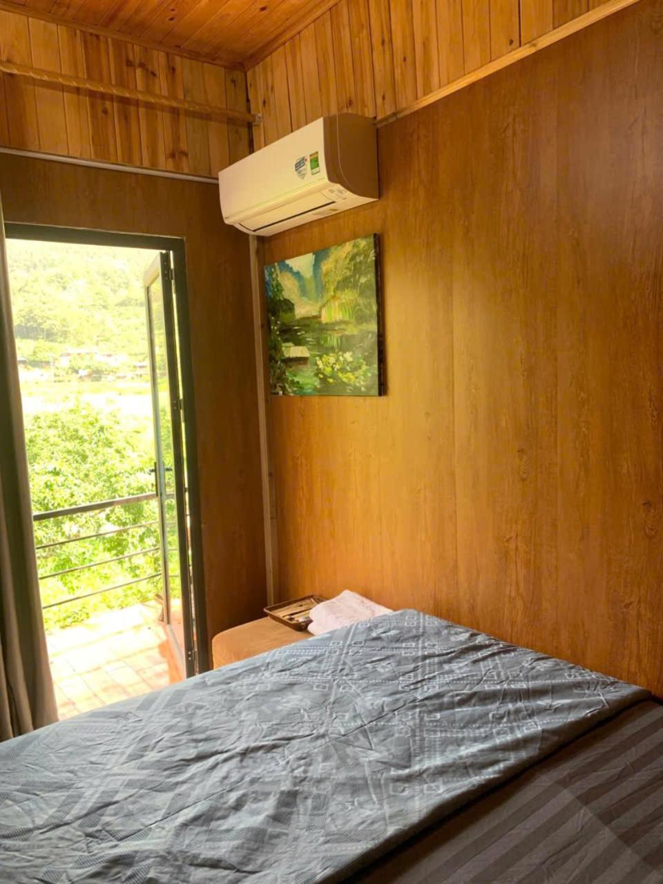 Family Room with Mountain View photo 1