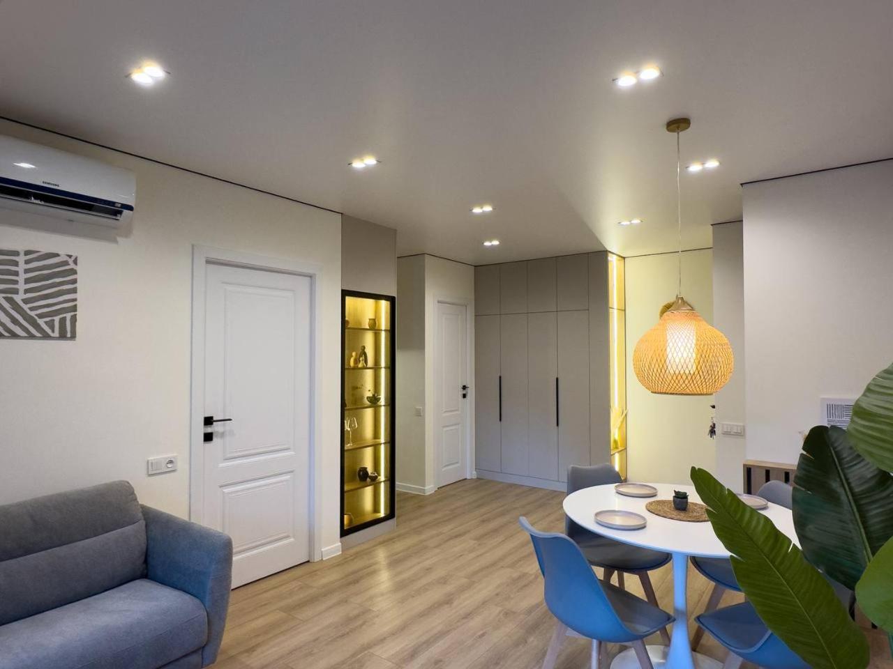 One-Bedroom Apartment with Balcony photo 3