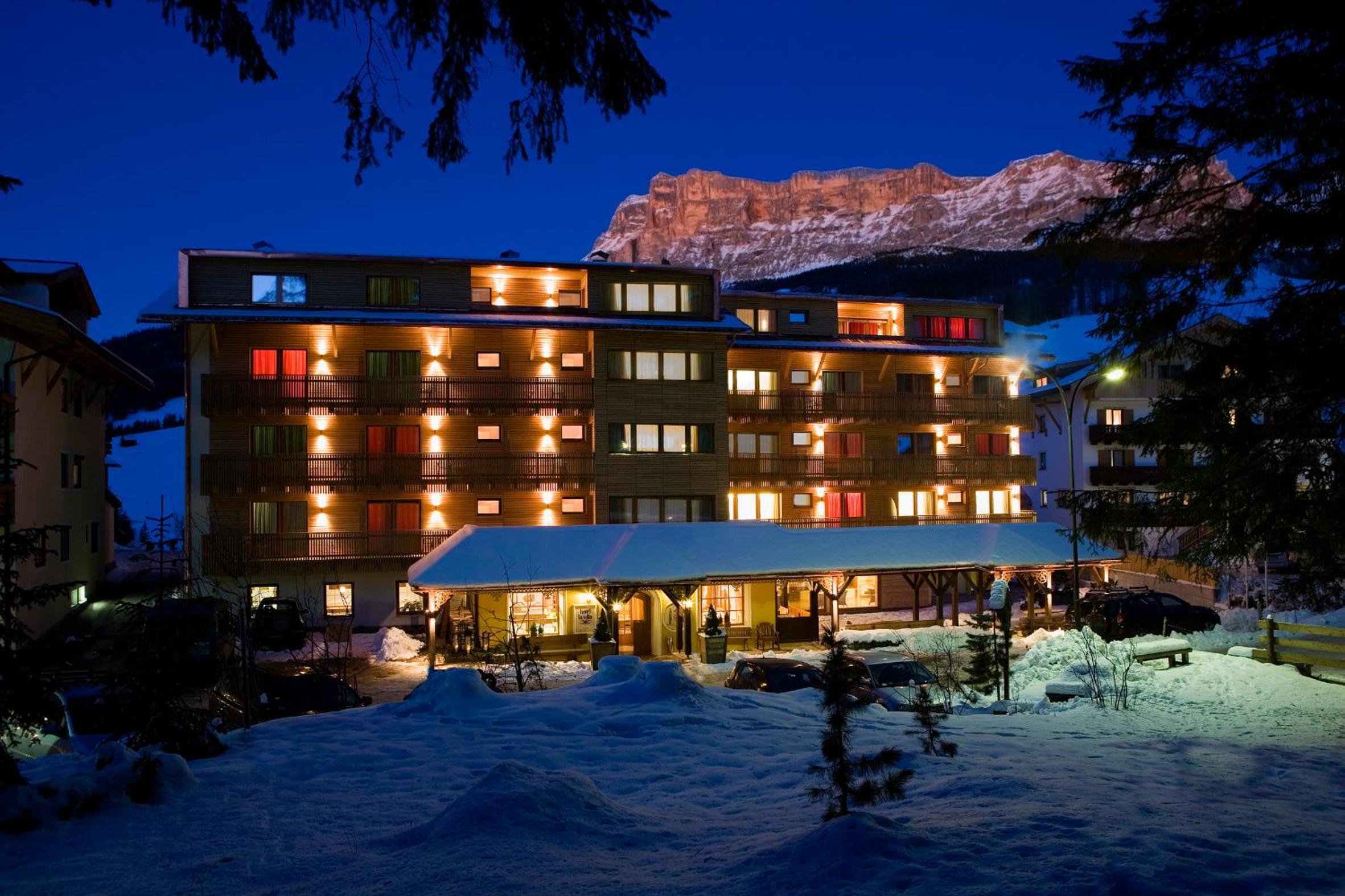 Quadruple Room with Mountain View photo 3