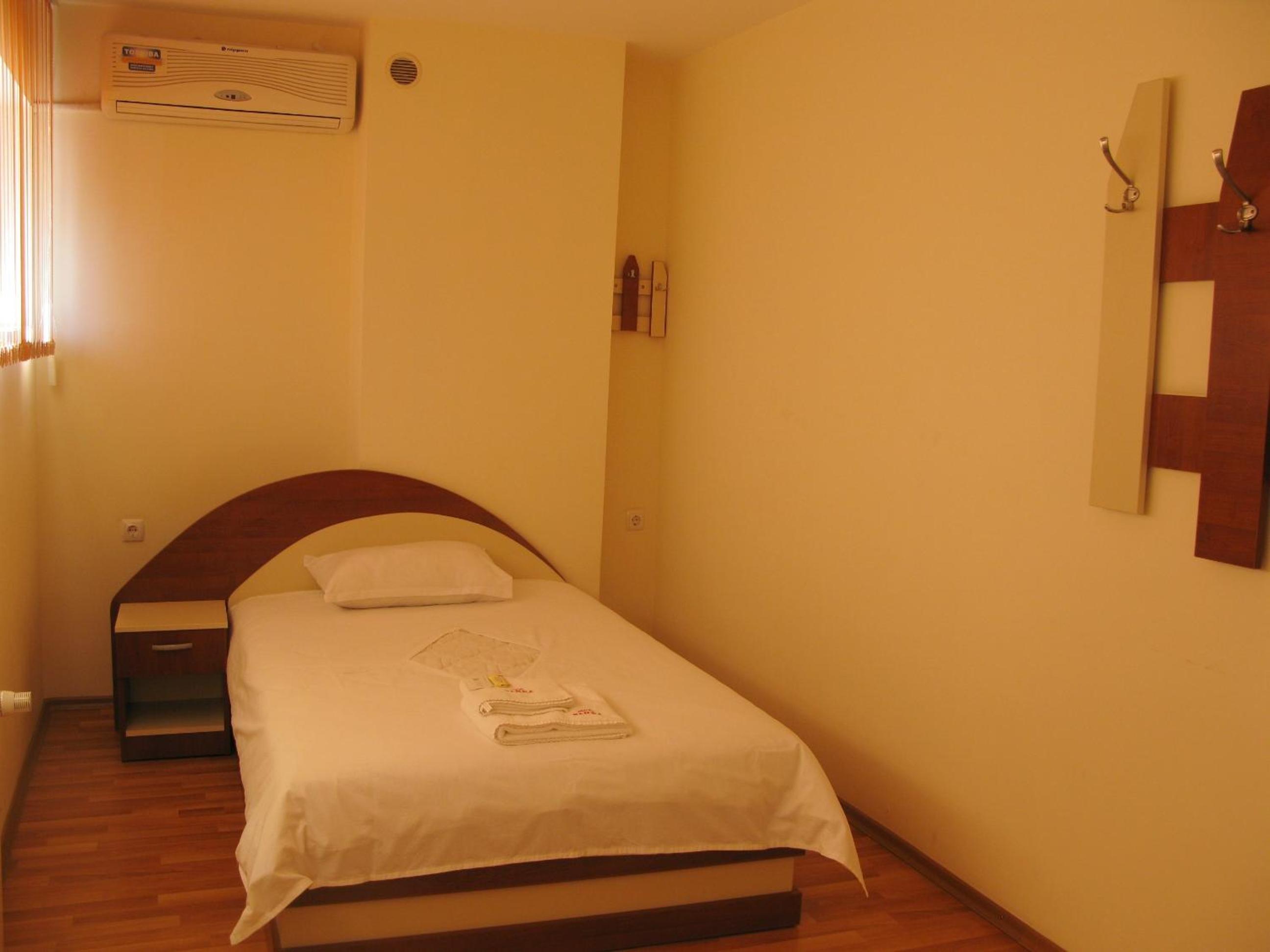 Single Room photo 2