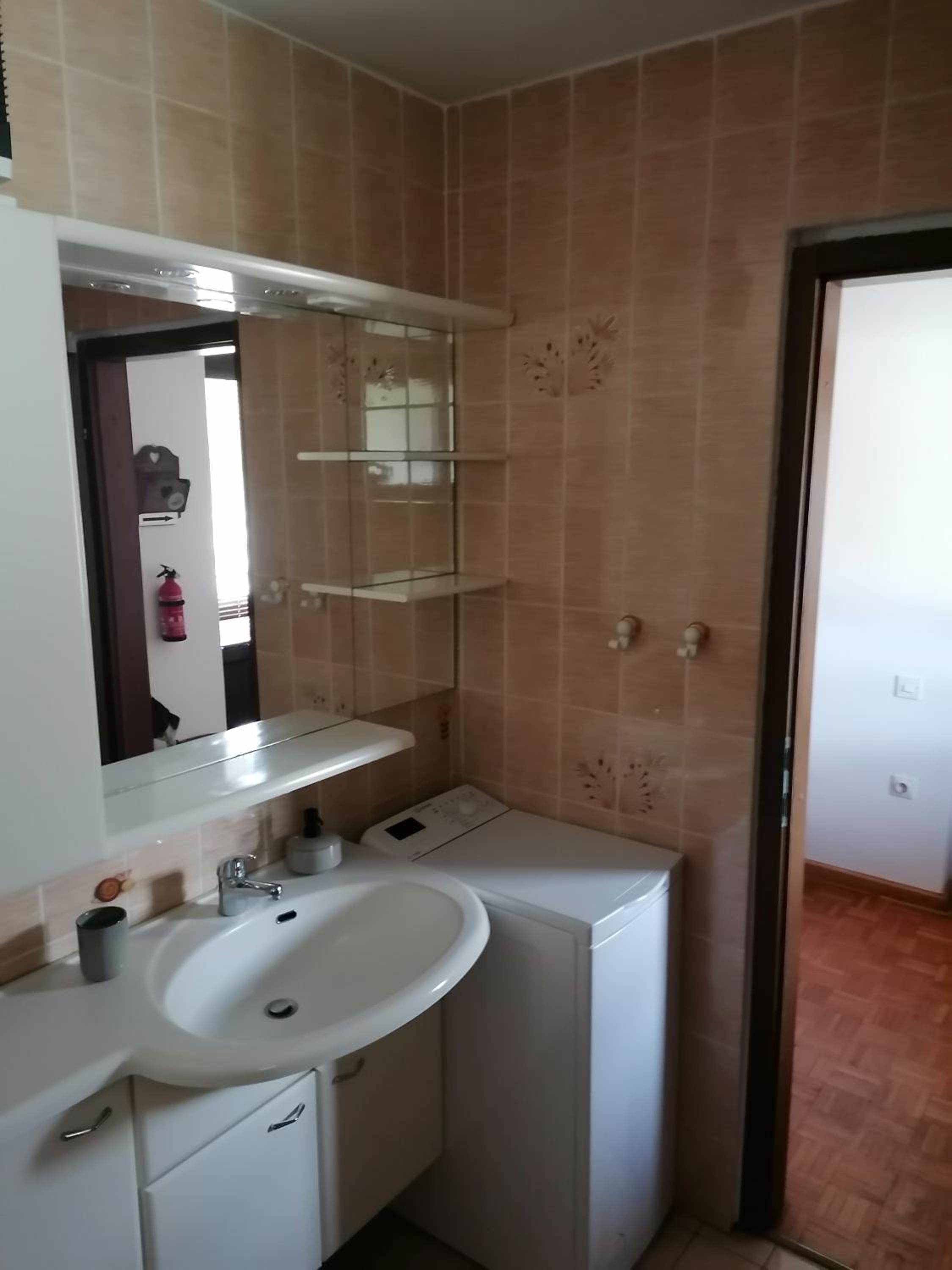Apartment with Balcony - Photo 2