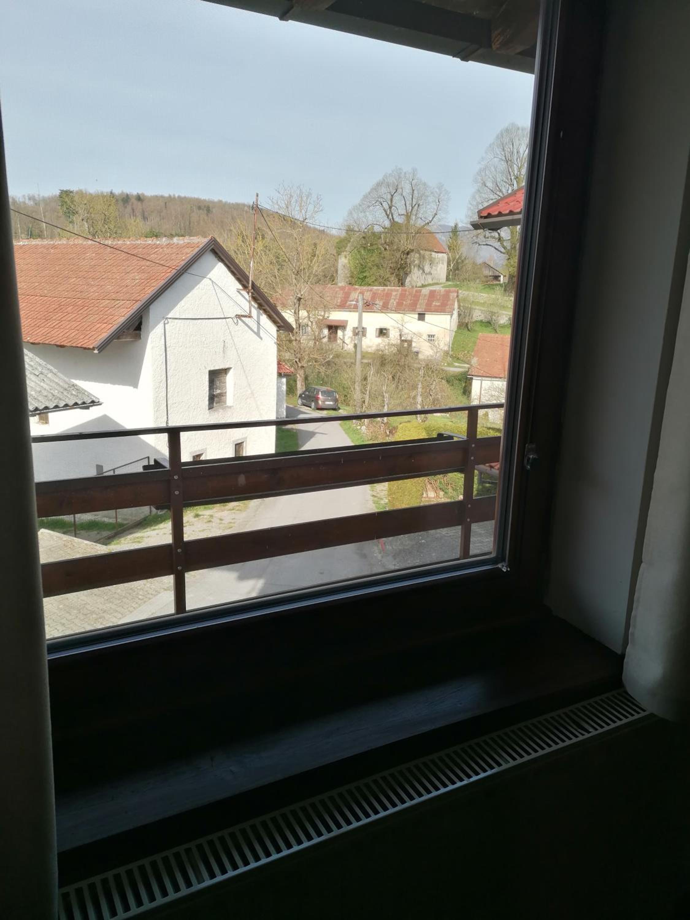Apartment with Balcony - Photo 16