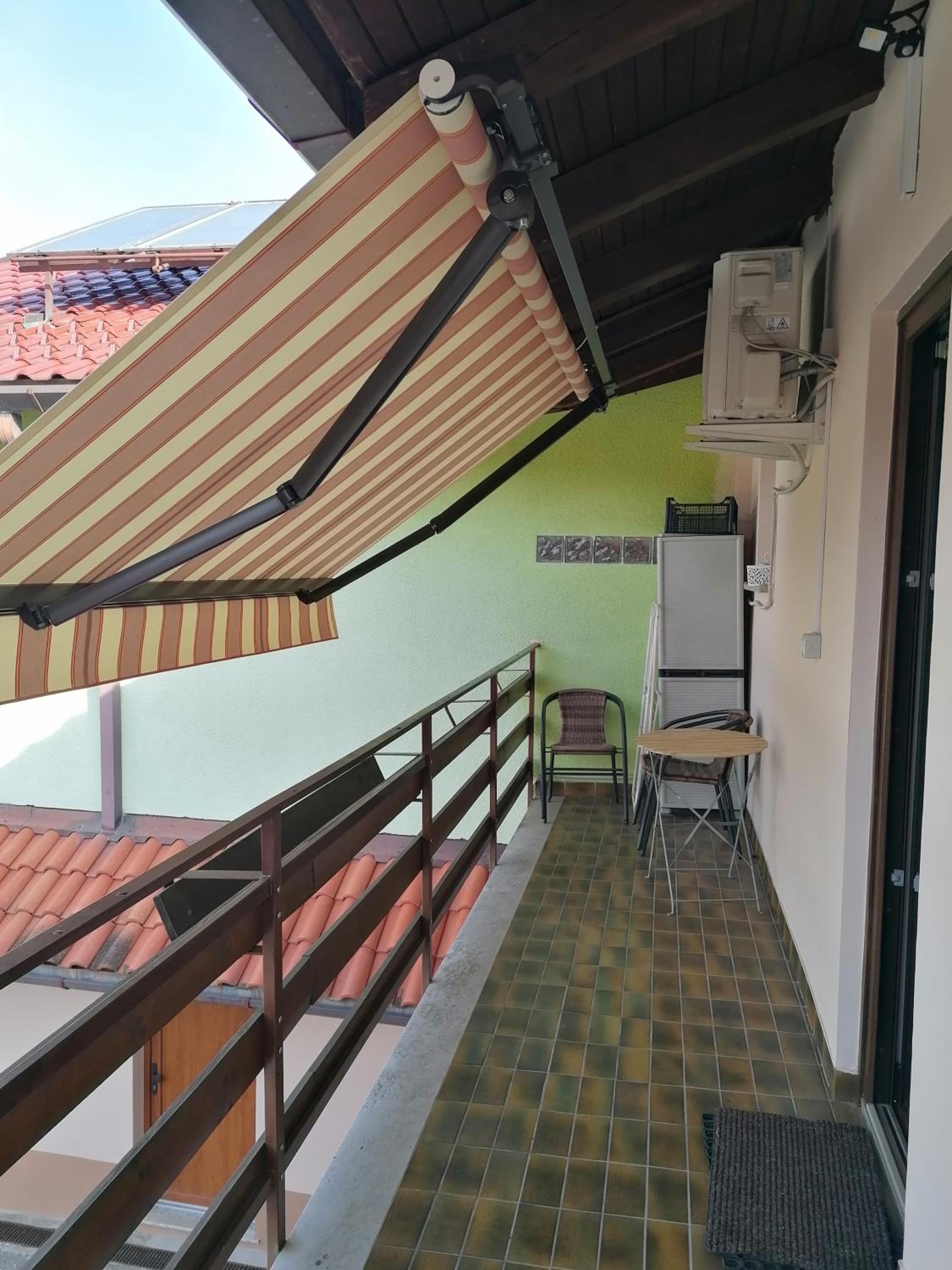 Apartment with Balcony - Photo 17
