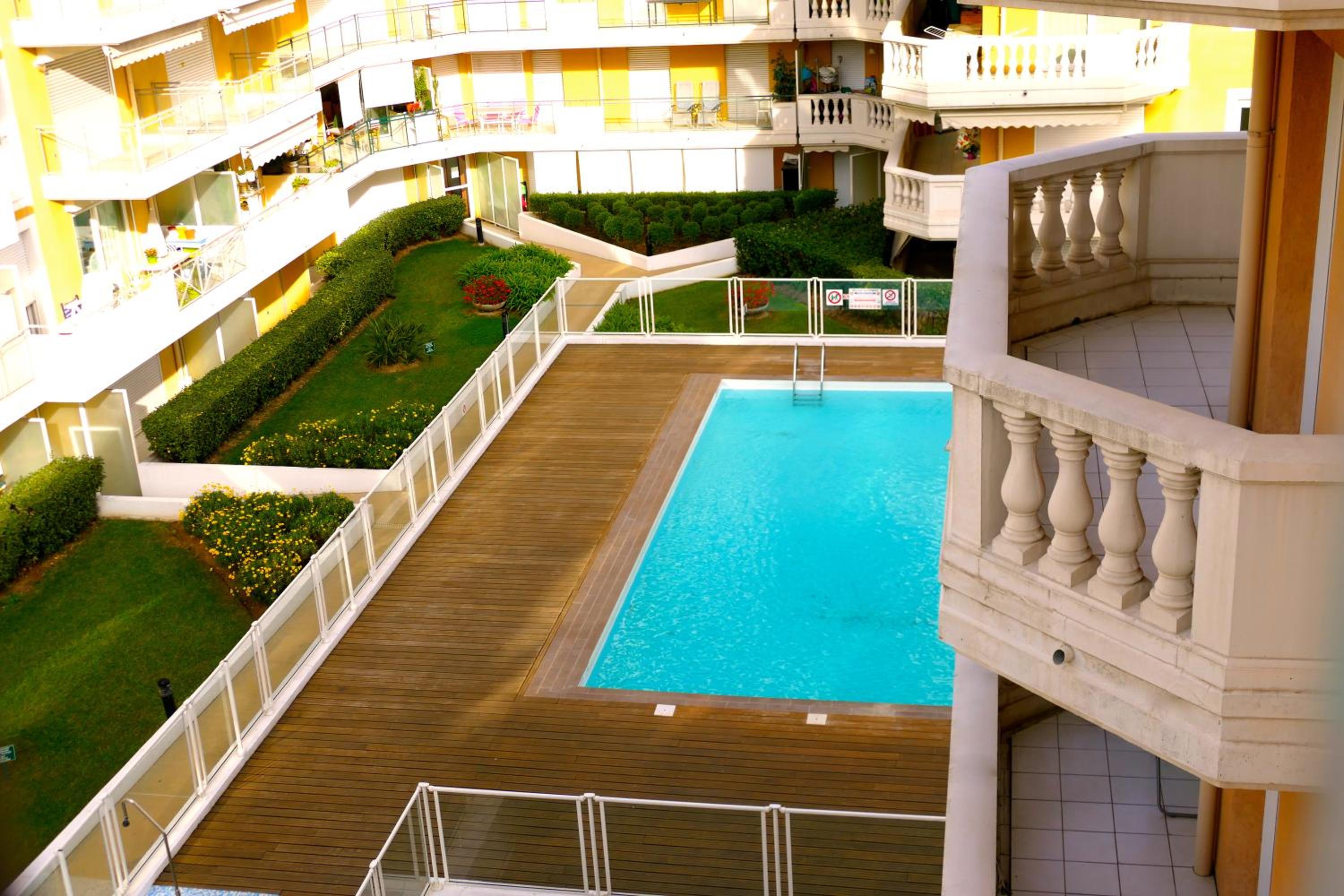 Studio with Balcony