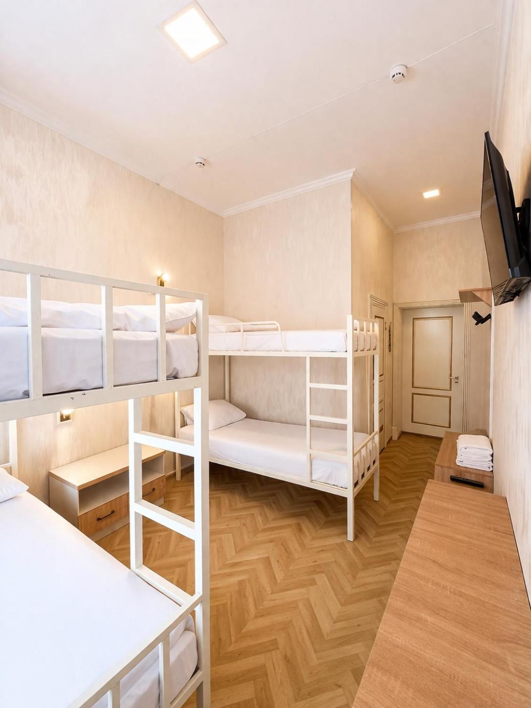 Bed in 4-Bed Mixed Dormitory Room photo 3