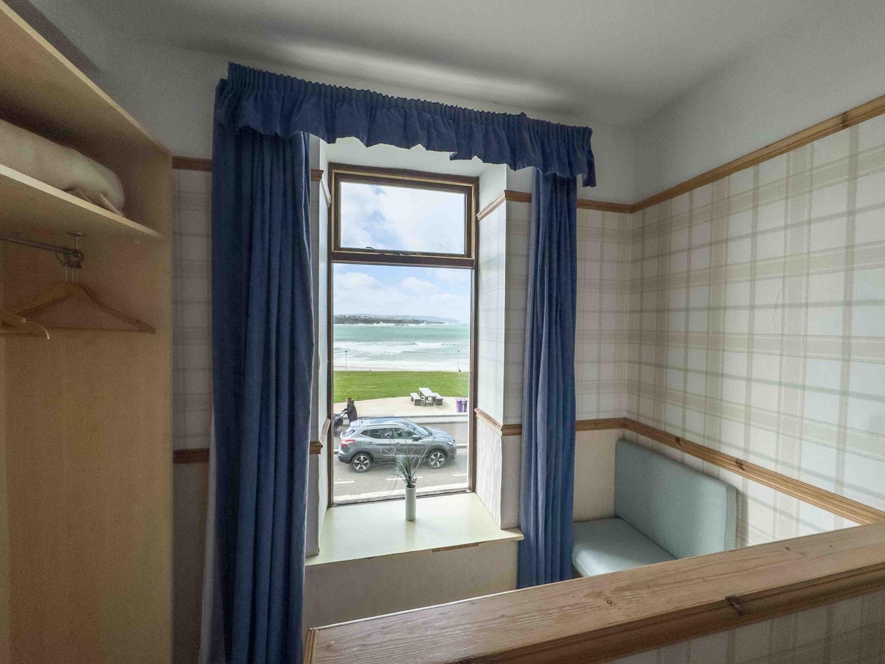 Standard Twin Room with Sea View photo 1