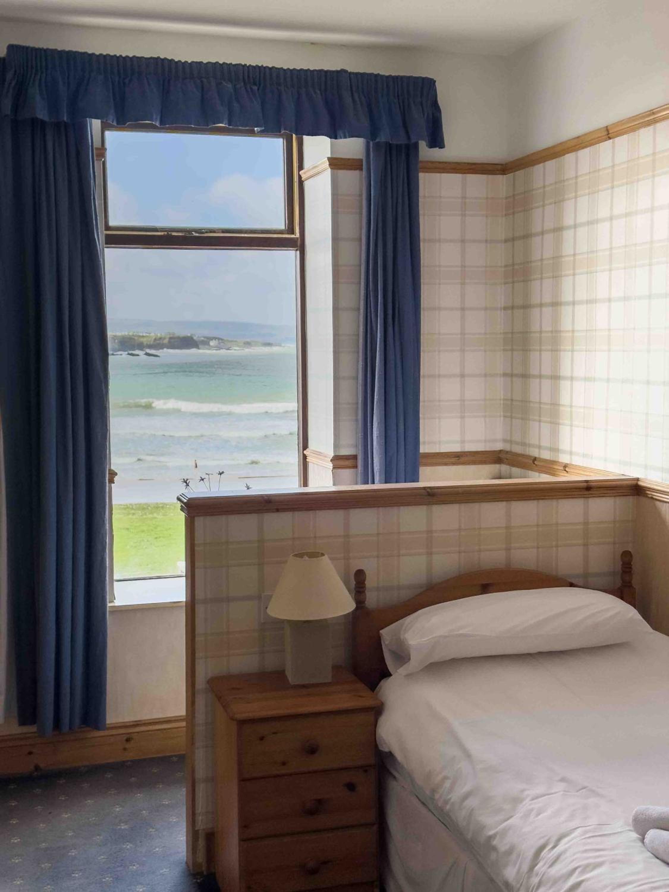 Standard Twin Room with Sea View photo 3