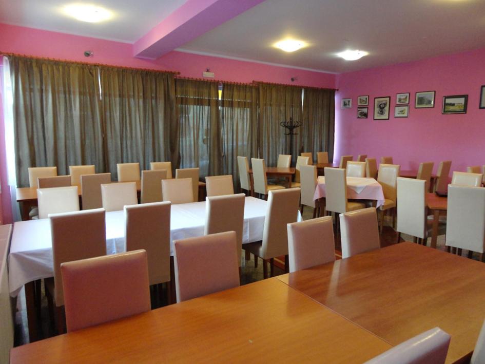 Budget Double Room - Photo 12