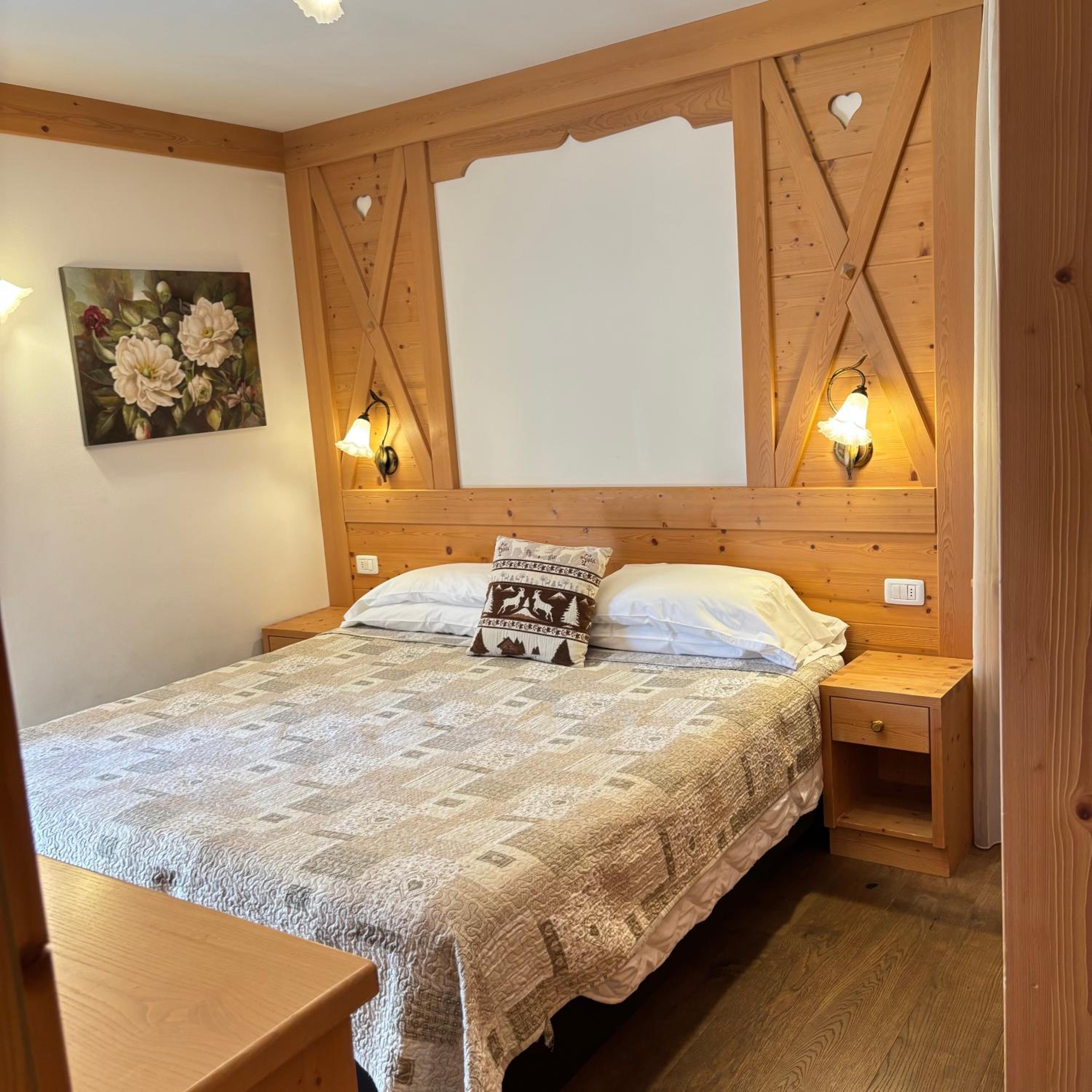 Two-Bedroom Apartment with Lake View