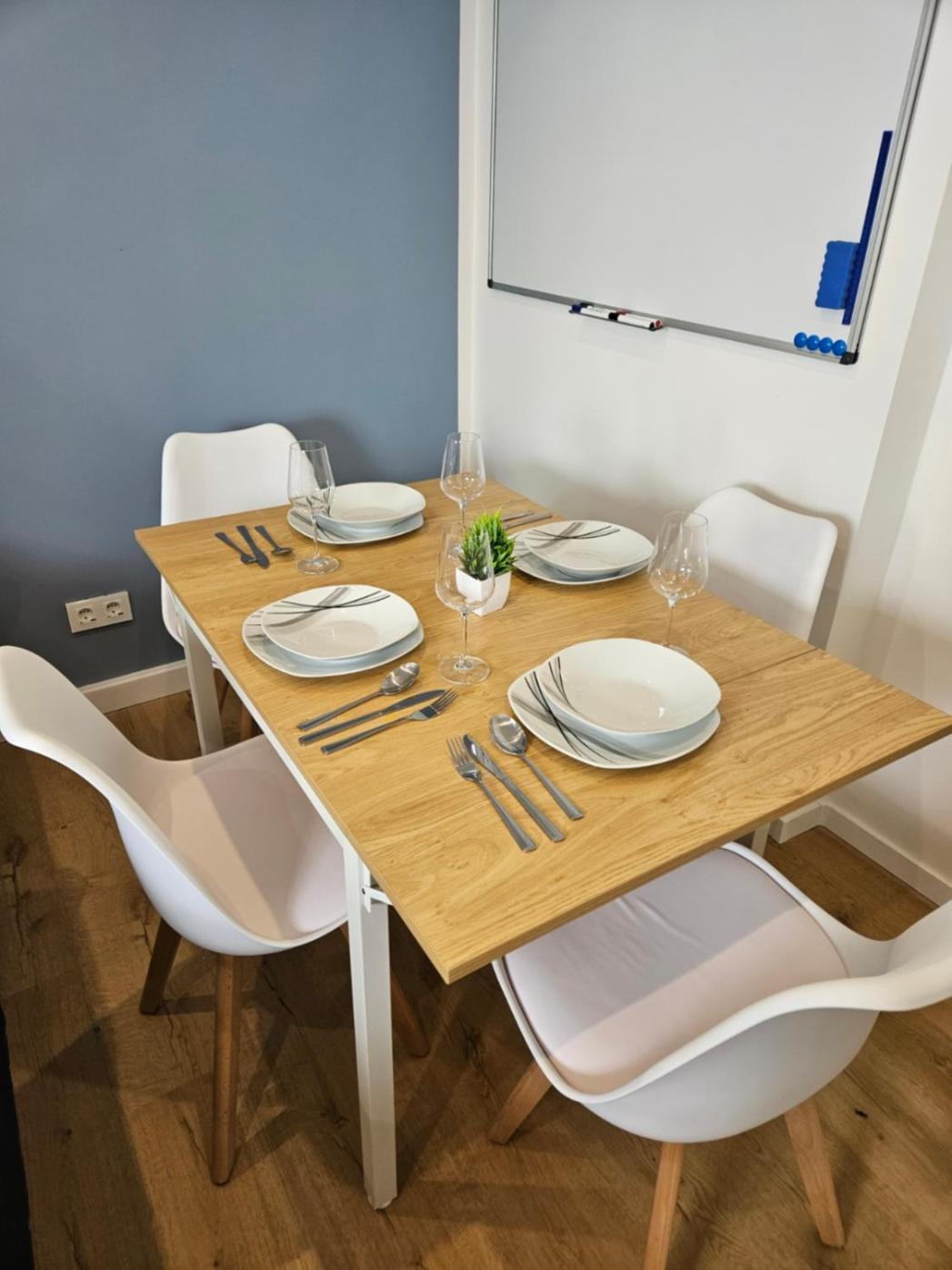 Premium Apartment mit 2 Schlafzimmern und Balkon No. 3 photo 3
