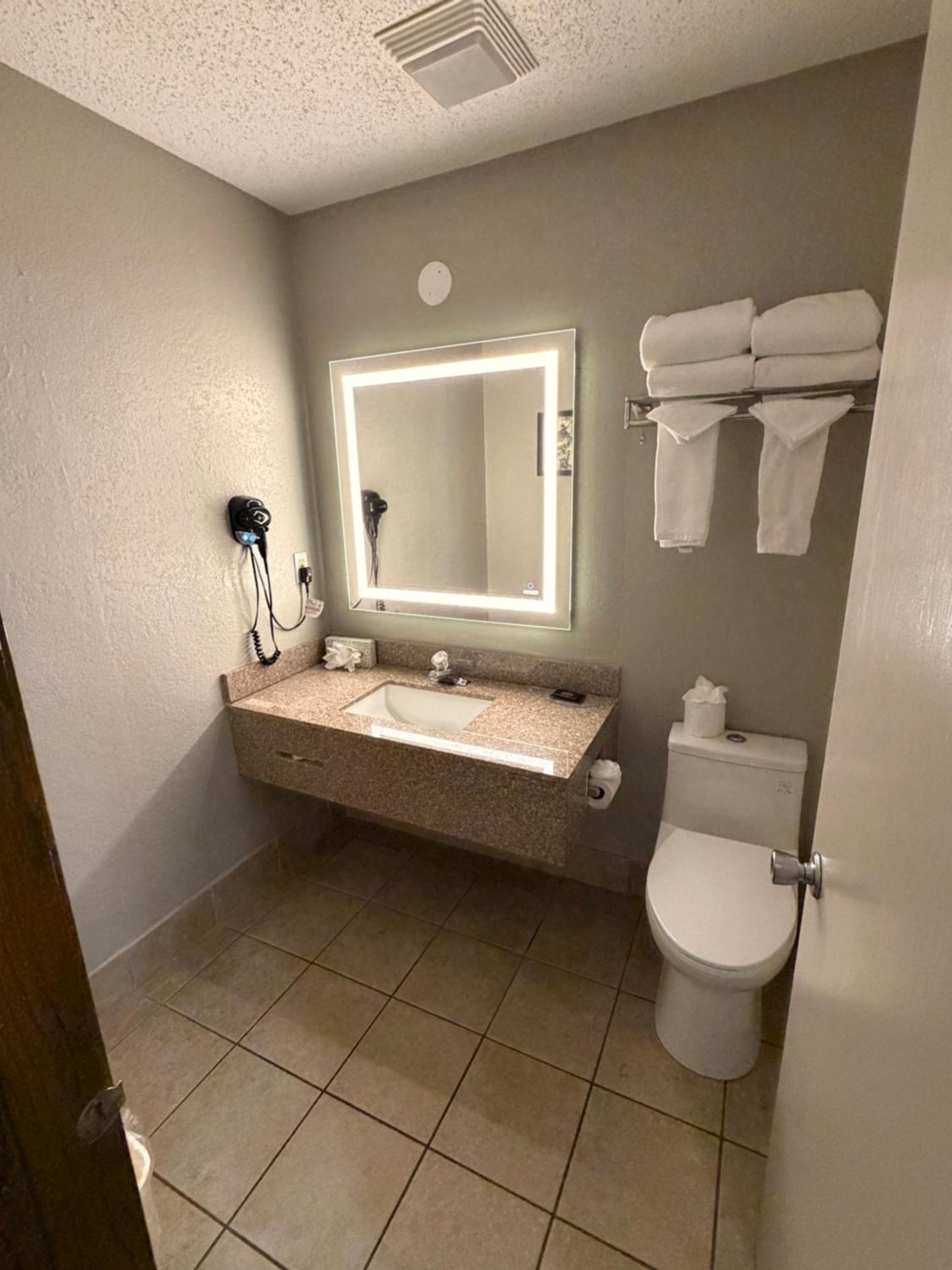 King Room - Non-Smoking photo 1