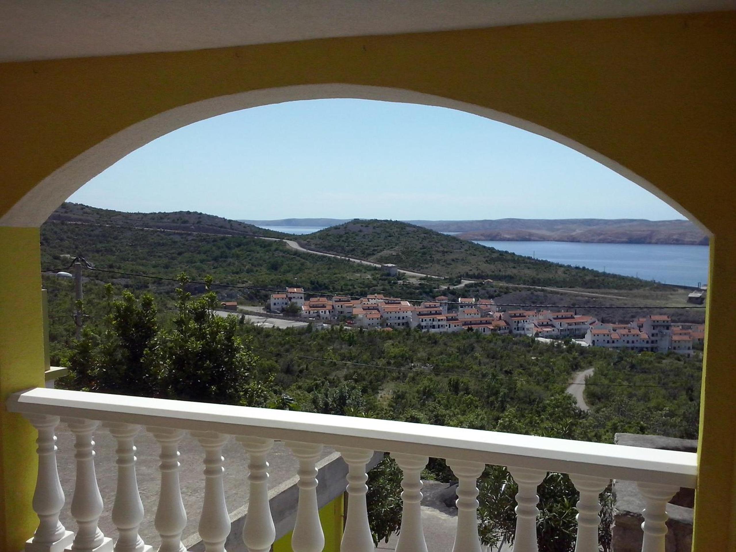 Apartment with Sea View - Photo 7
