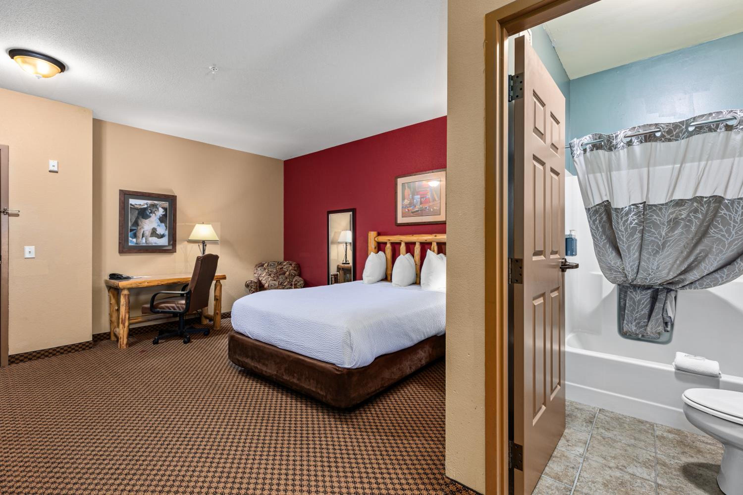 Queen Room with Two Queen Beds - Dog Friendly/Non-Smoking