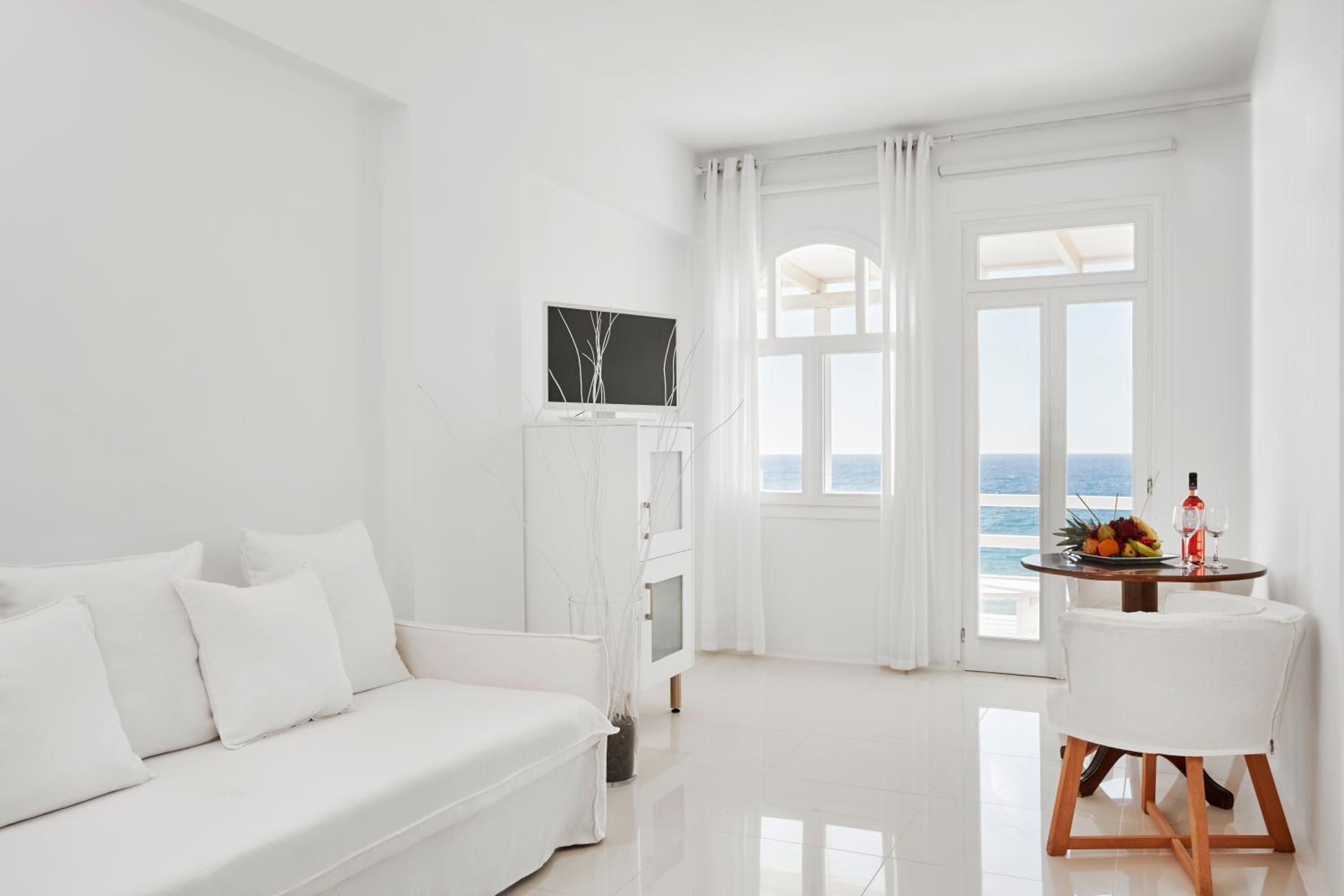 Plunge Pool Suite with Sea View