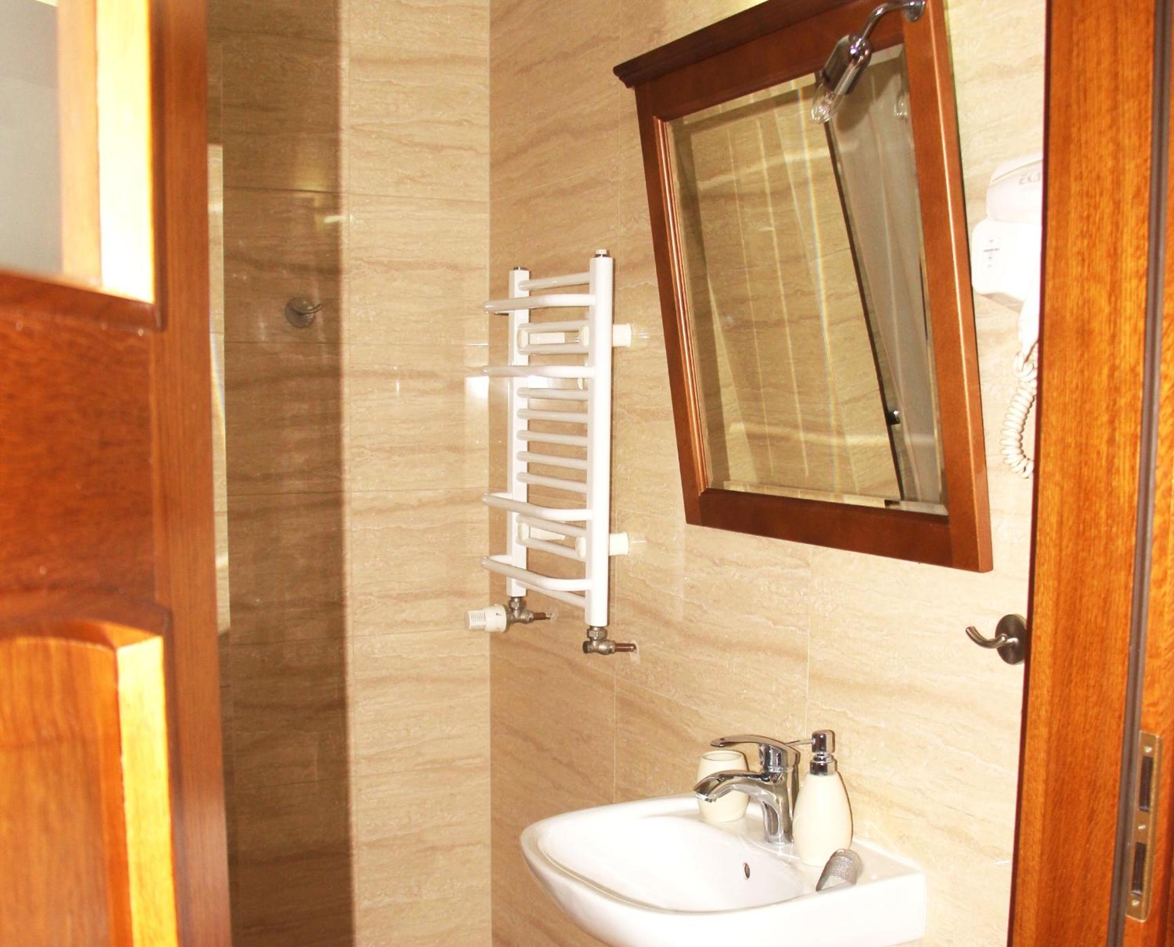 Double Room - Photo 4