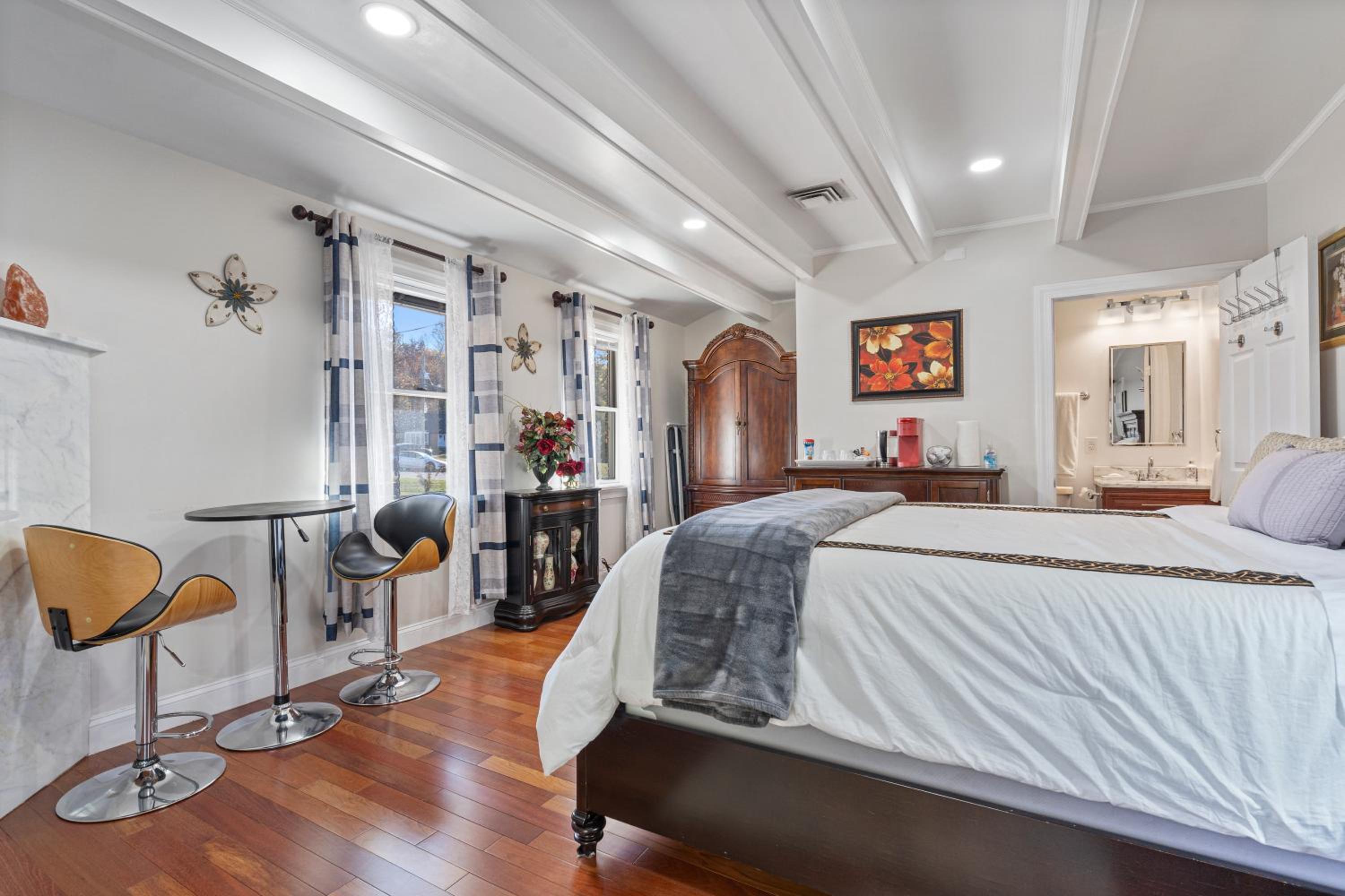 Double Room with Private Bathroom