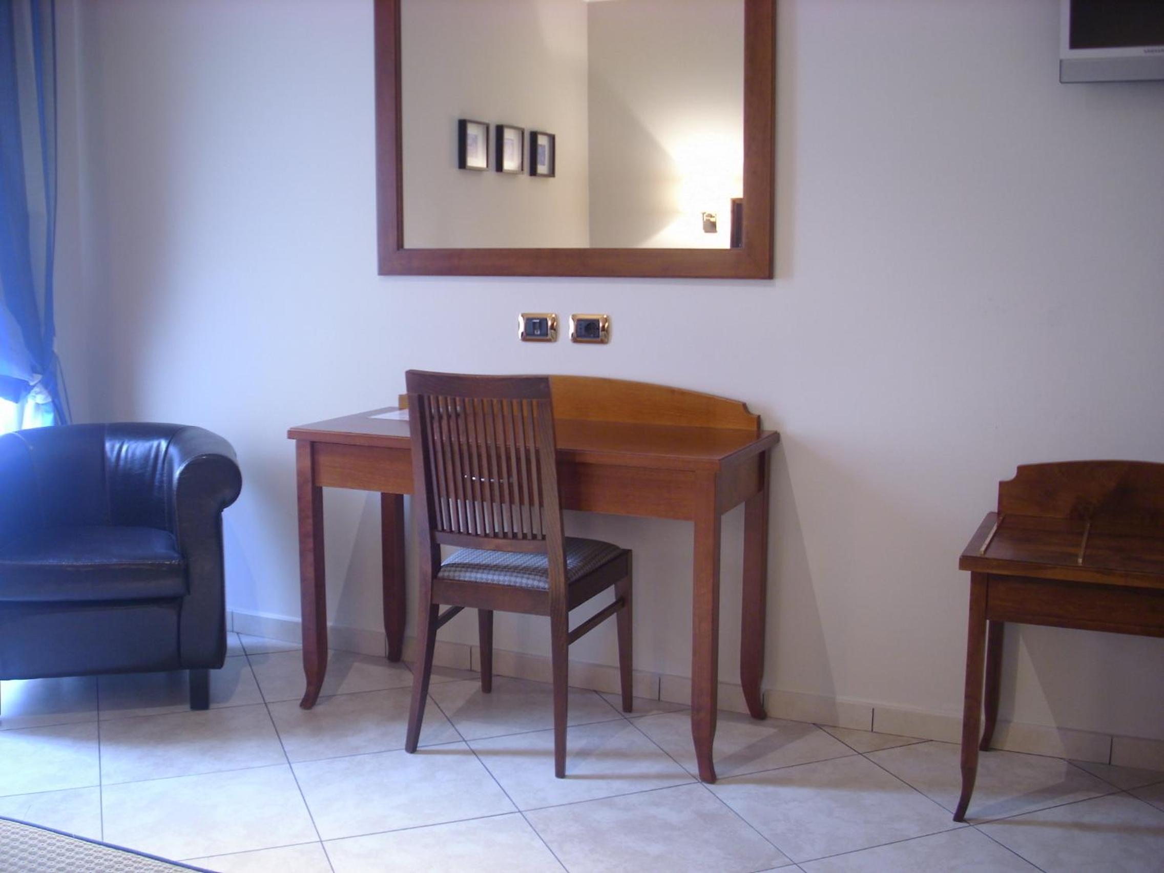 Double or Twin Room - Photo 15