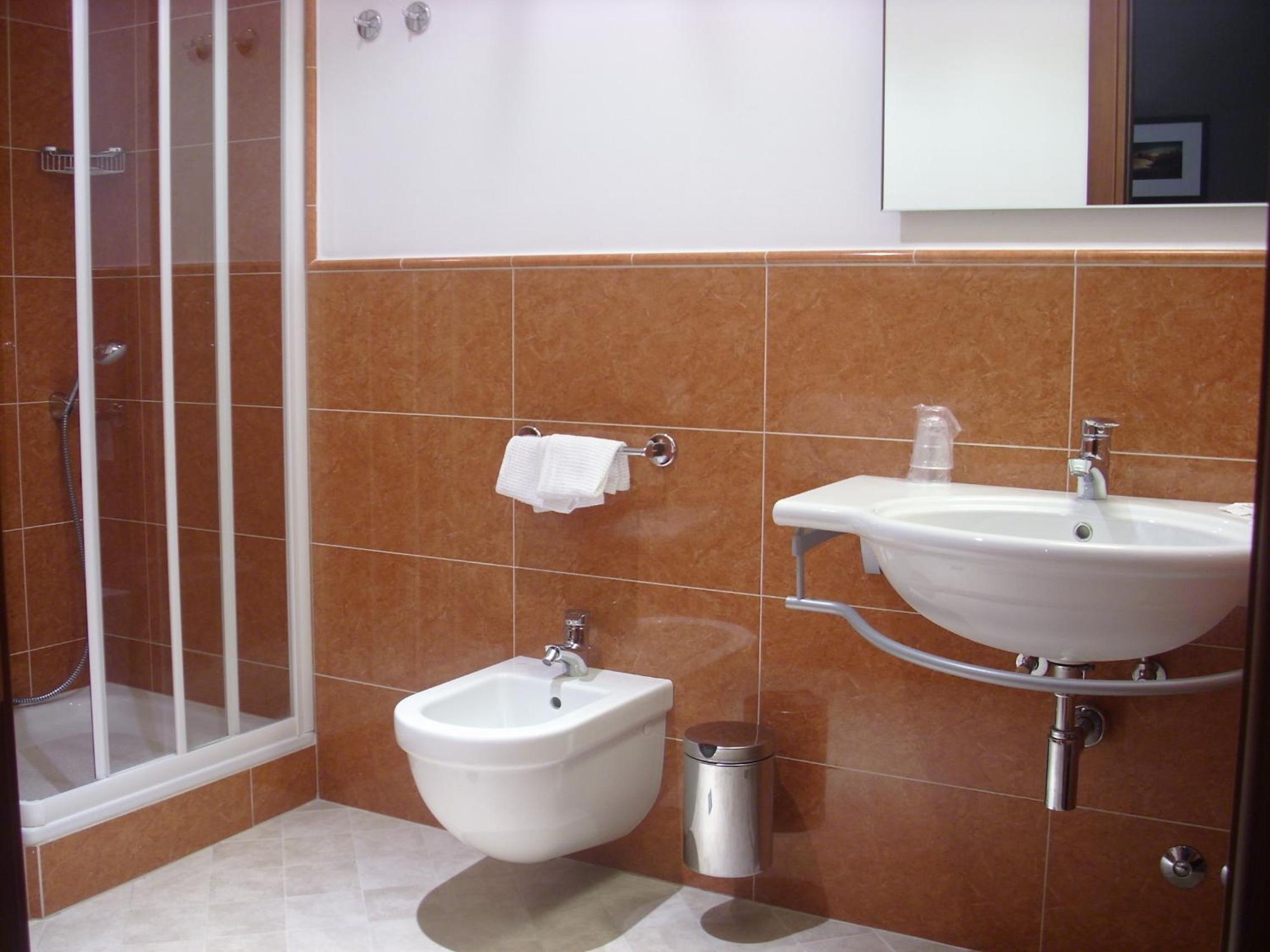 Double or Twin Room - Photo 2