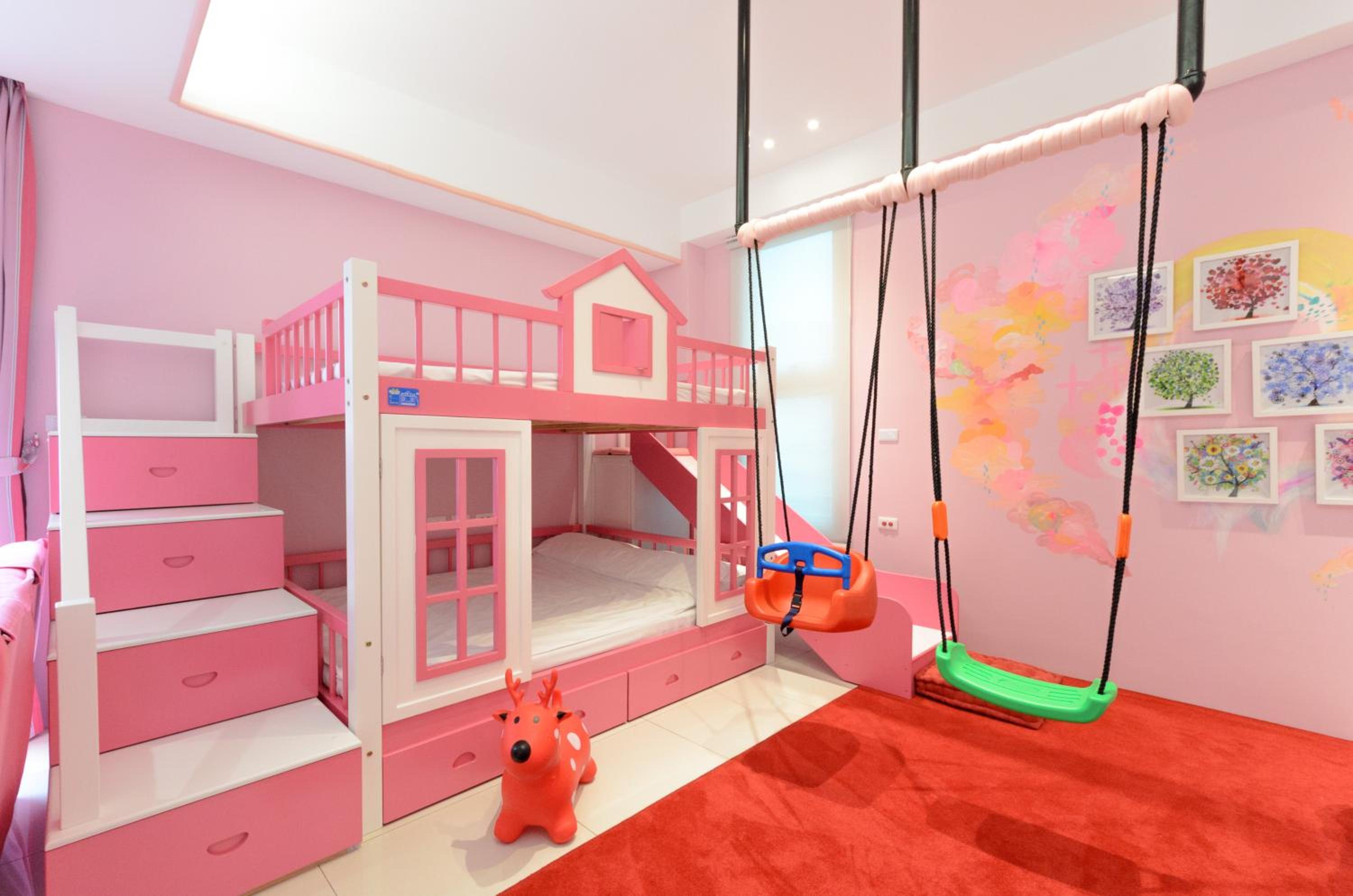Deluxe Family Room photo 2
