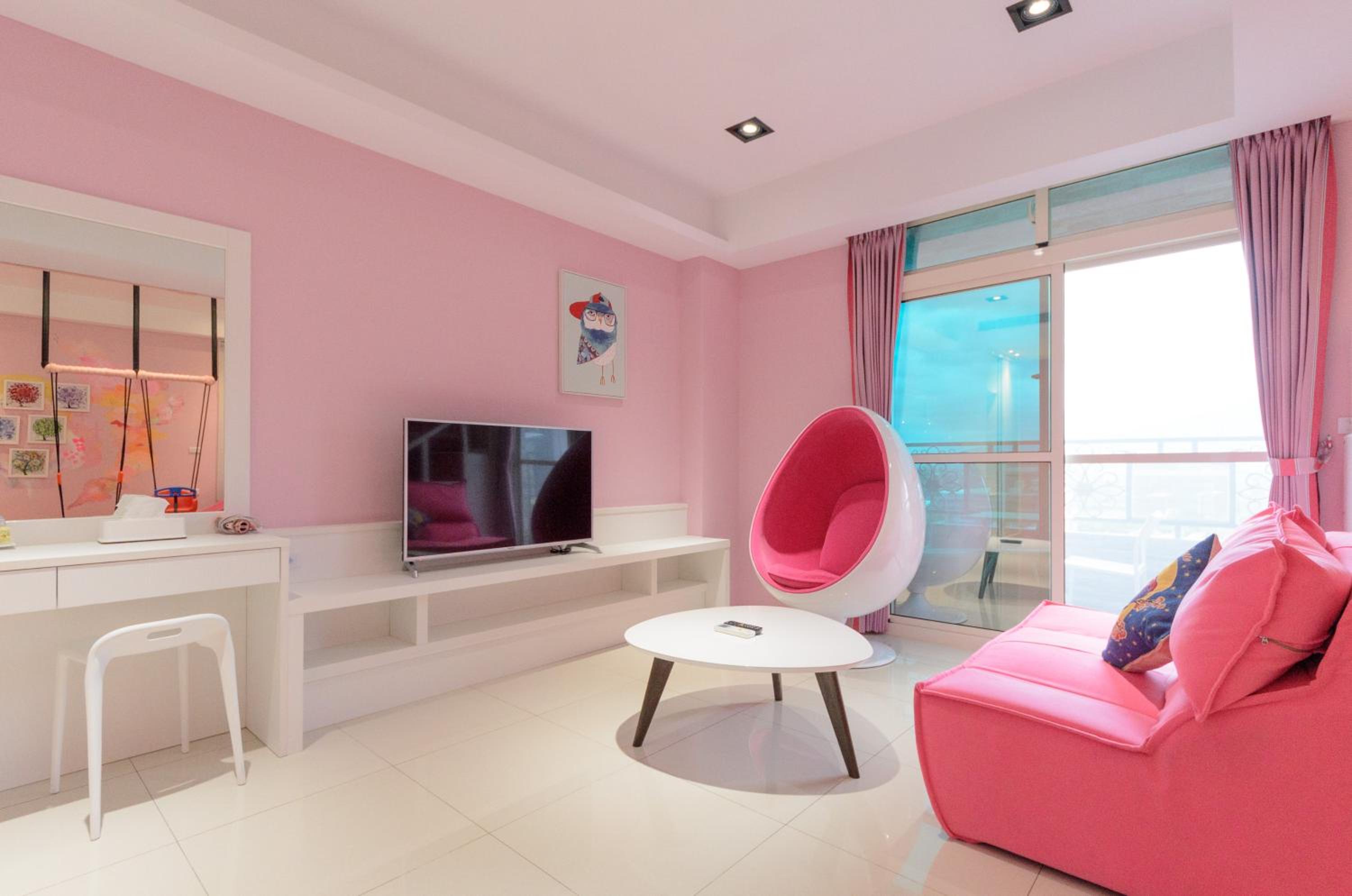 Deluxe Family Room photo 3