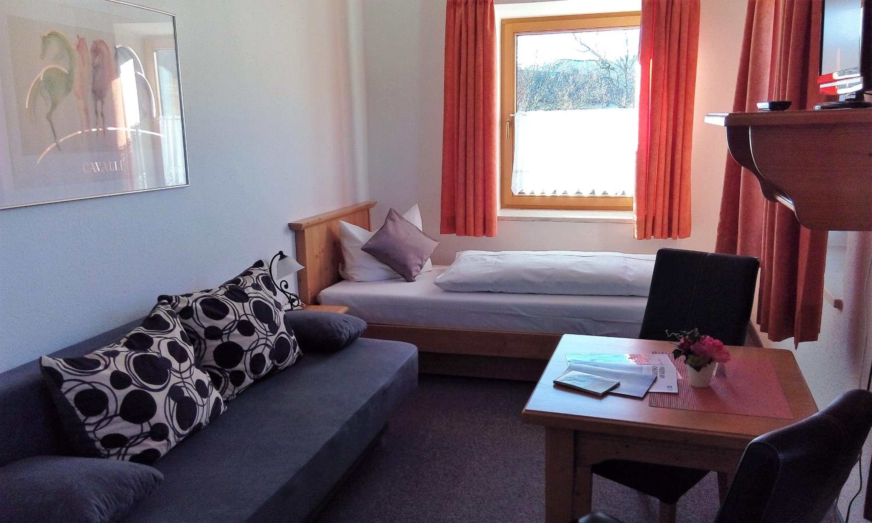 One-Bedroom Suite photo 2