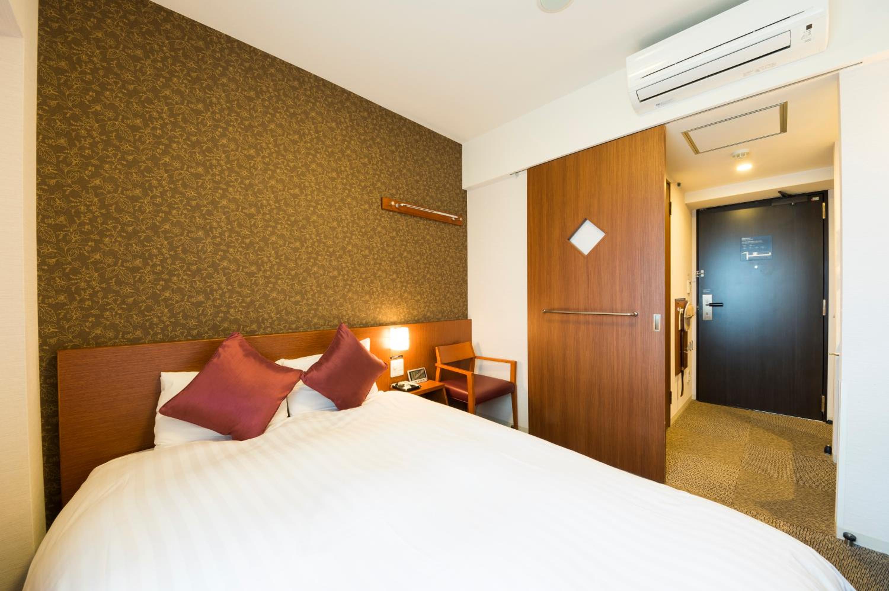 Double Room - Non-Smoking  - Photo 6