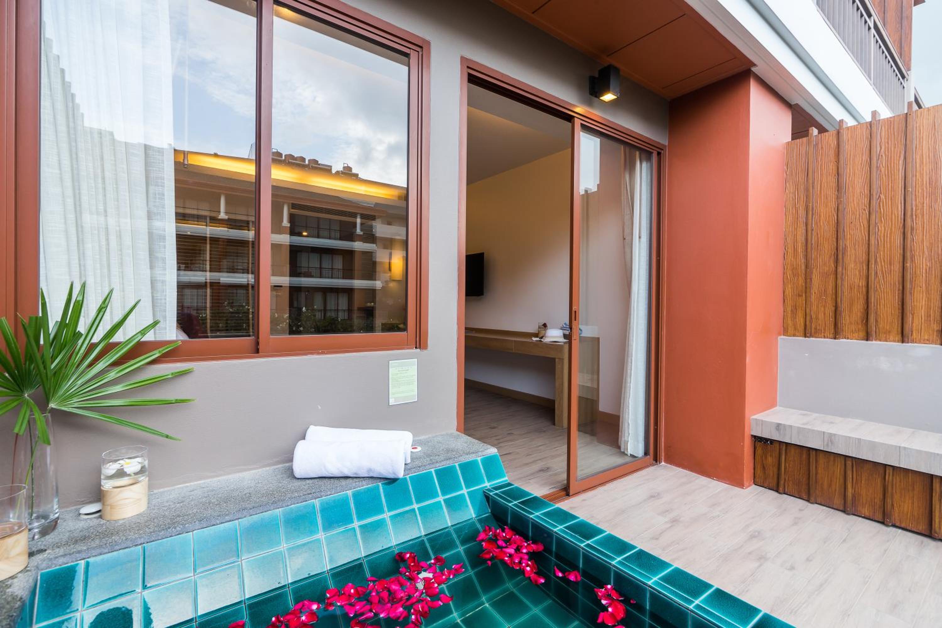 Deluxe Room with Spa Bath