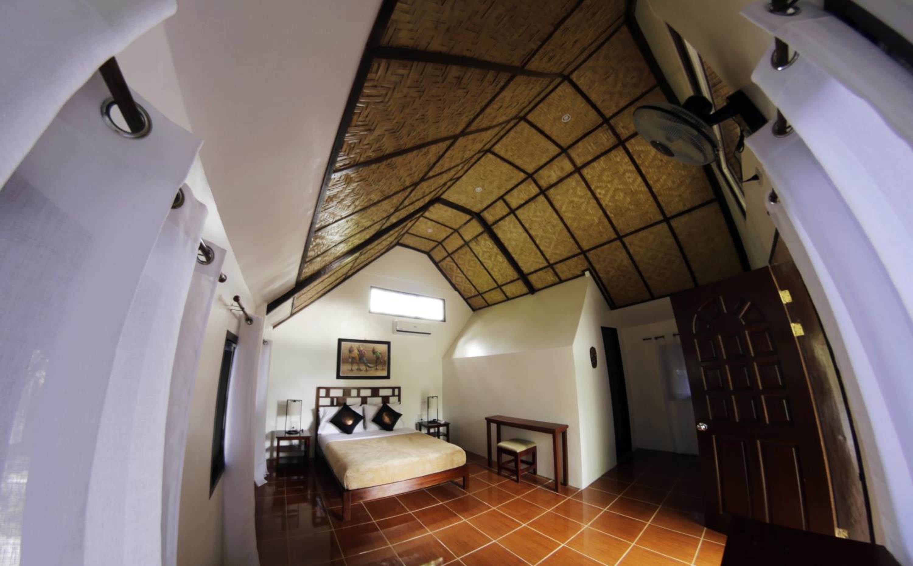Deluxe Queen Room - Photo 3