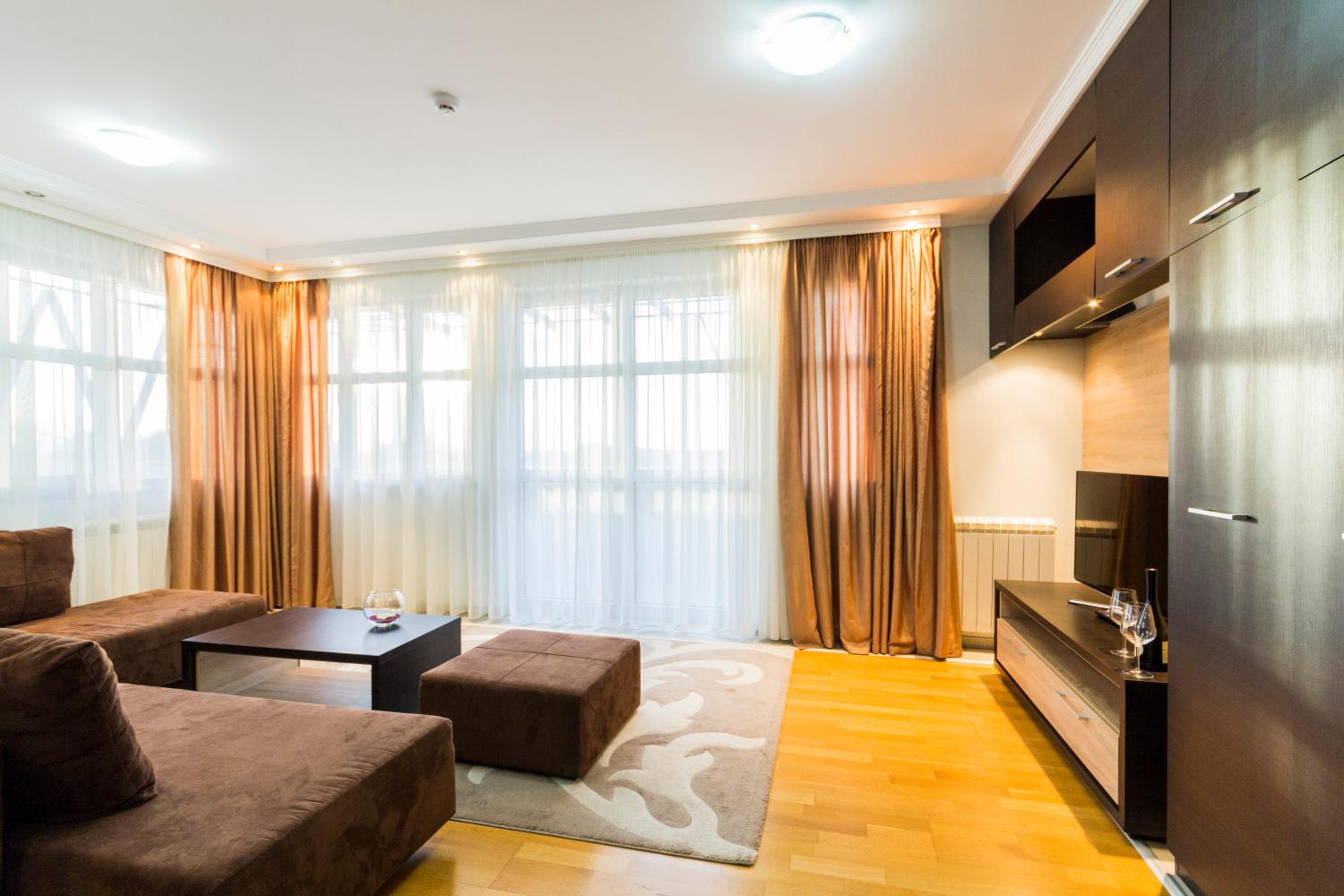 Apartment with Terrace - Photo 5