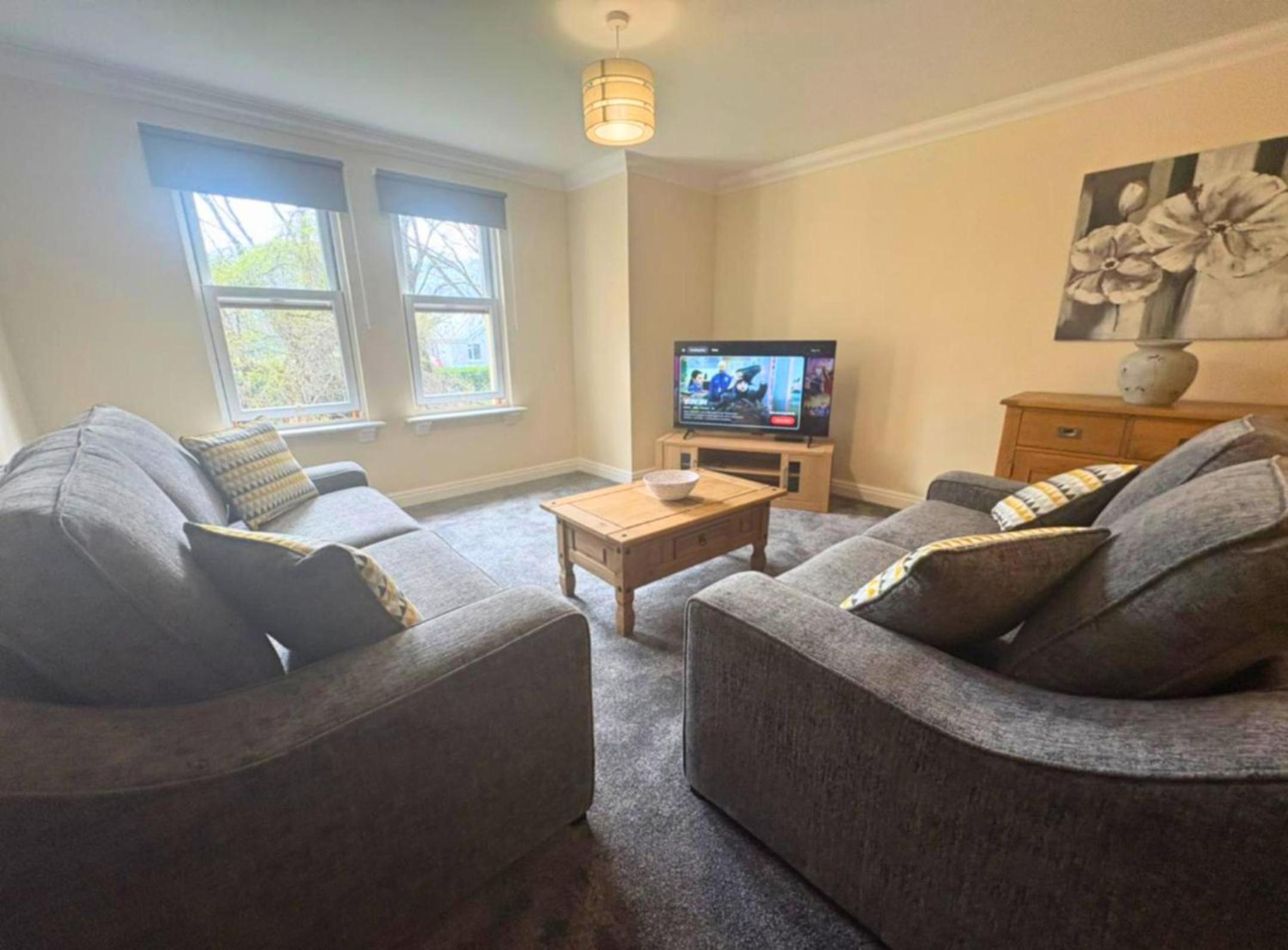 Two-Bedroom Deluxe Apartment with Garden View photo 2