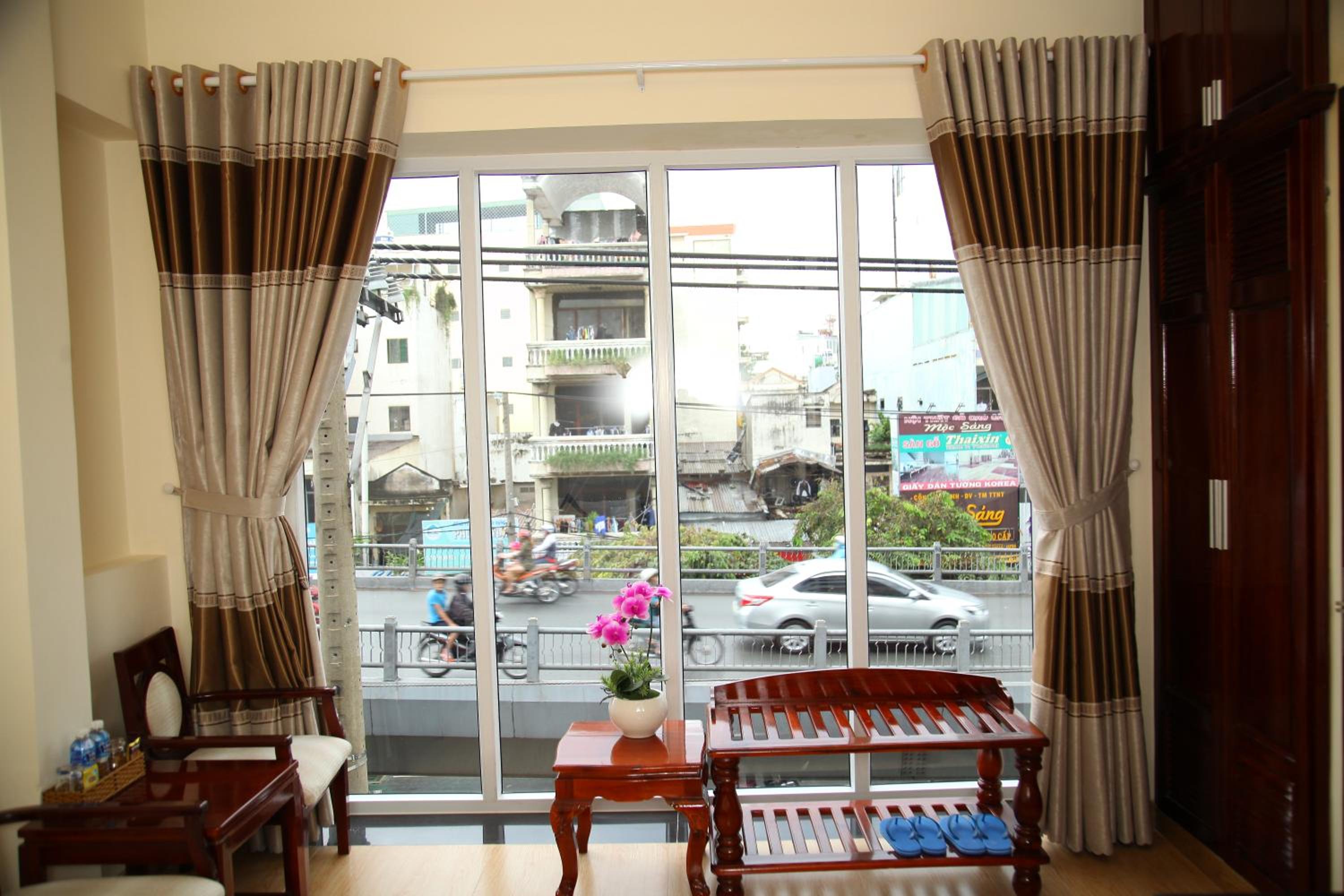 Deluxe Double Room with Window photo 3