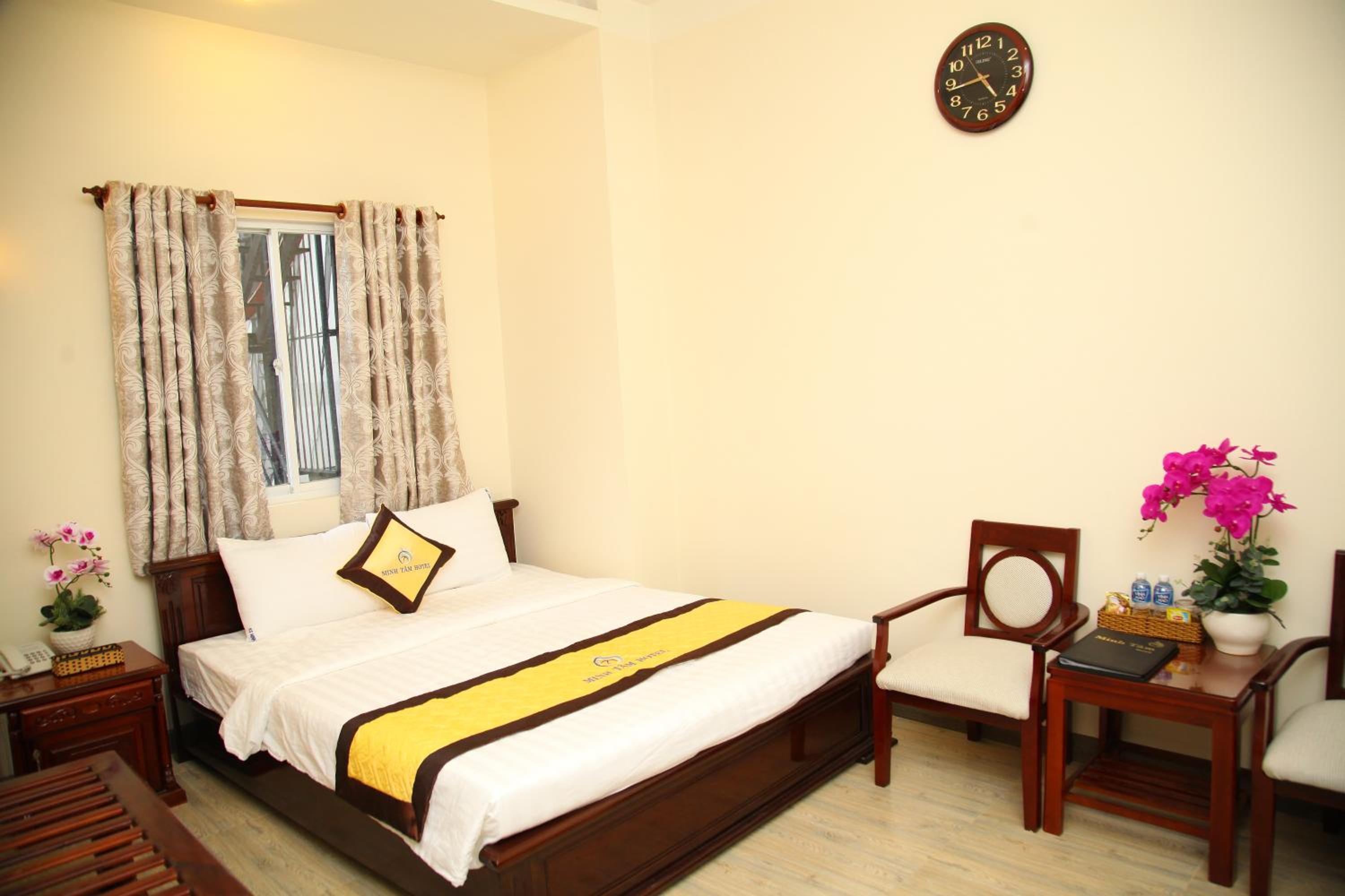 Deluxe Double Room with Window photo 2