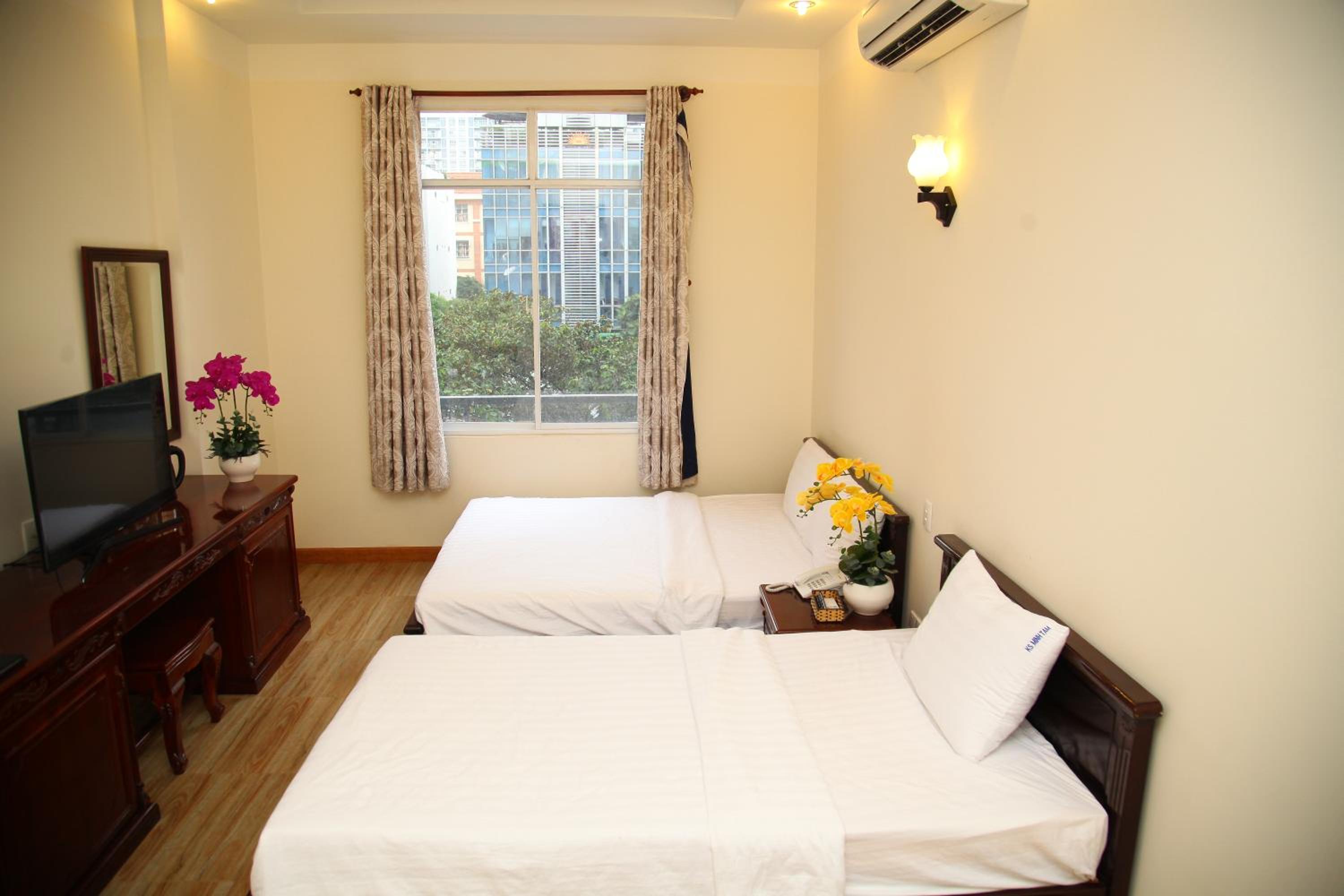 Family Triple Room with Window photo 1