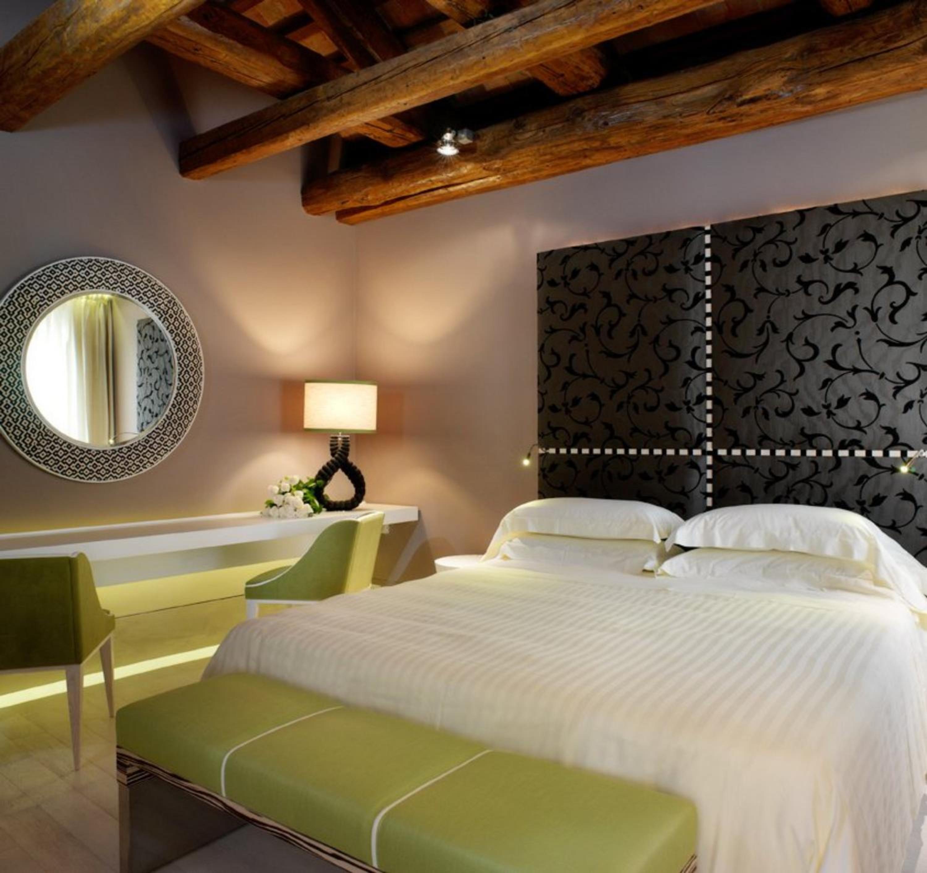 Deluxe Suite with Grand Canal View