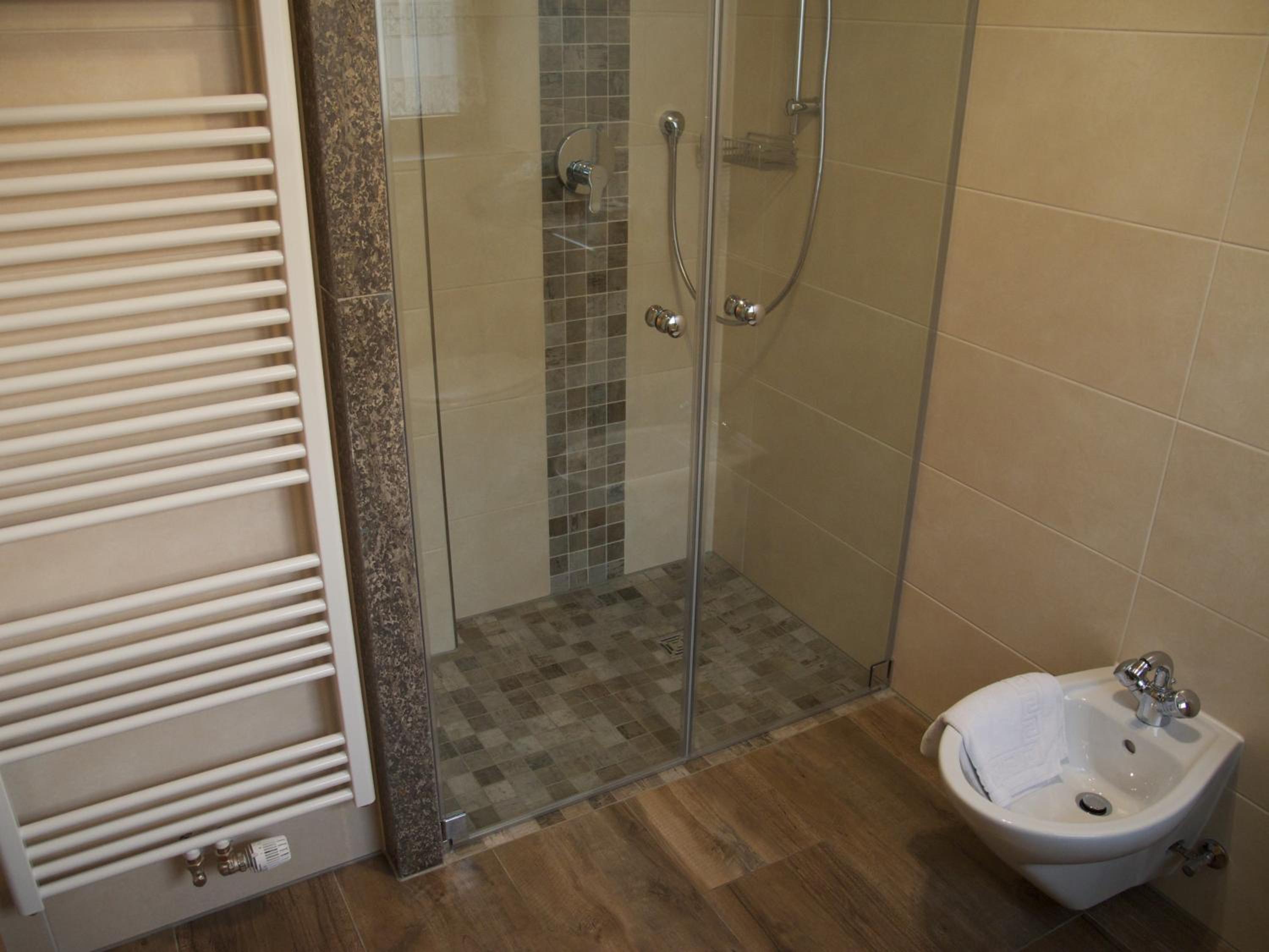 Deluxe Double Room - Photo 19