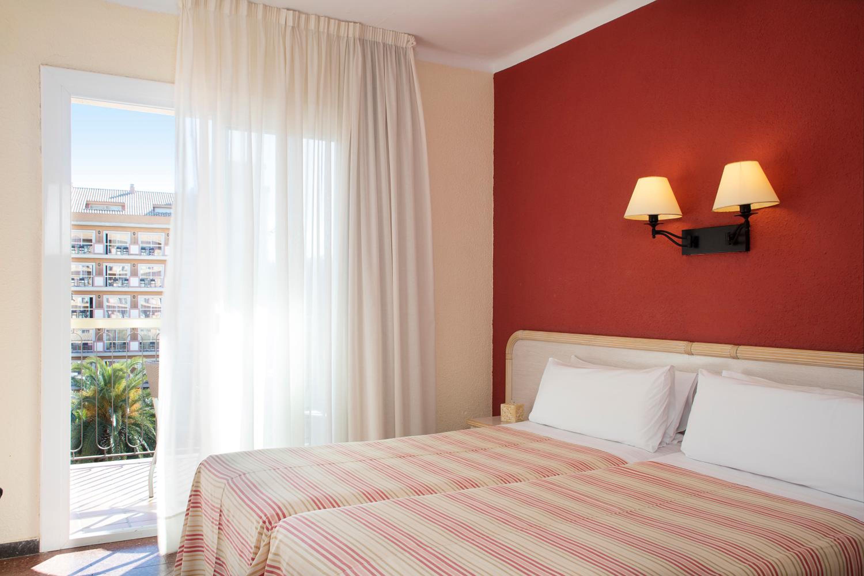 Twin Room - Photo 3